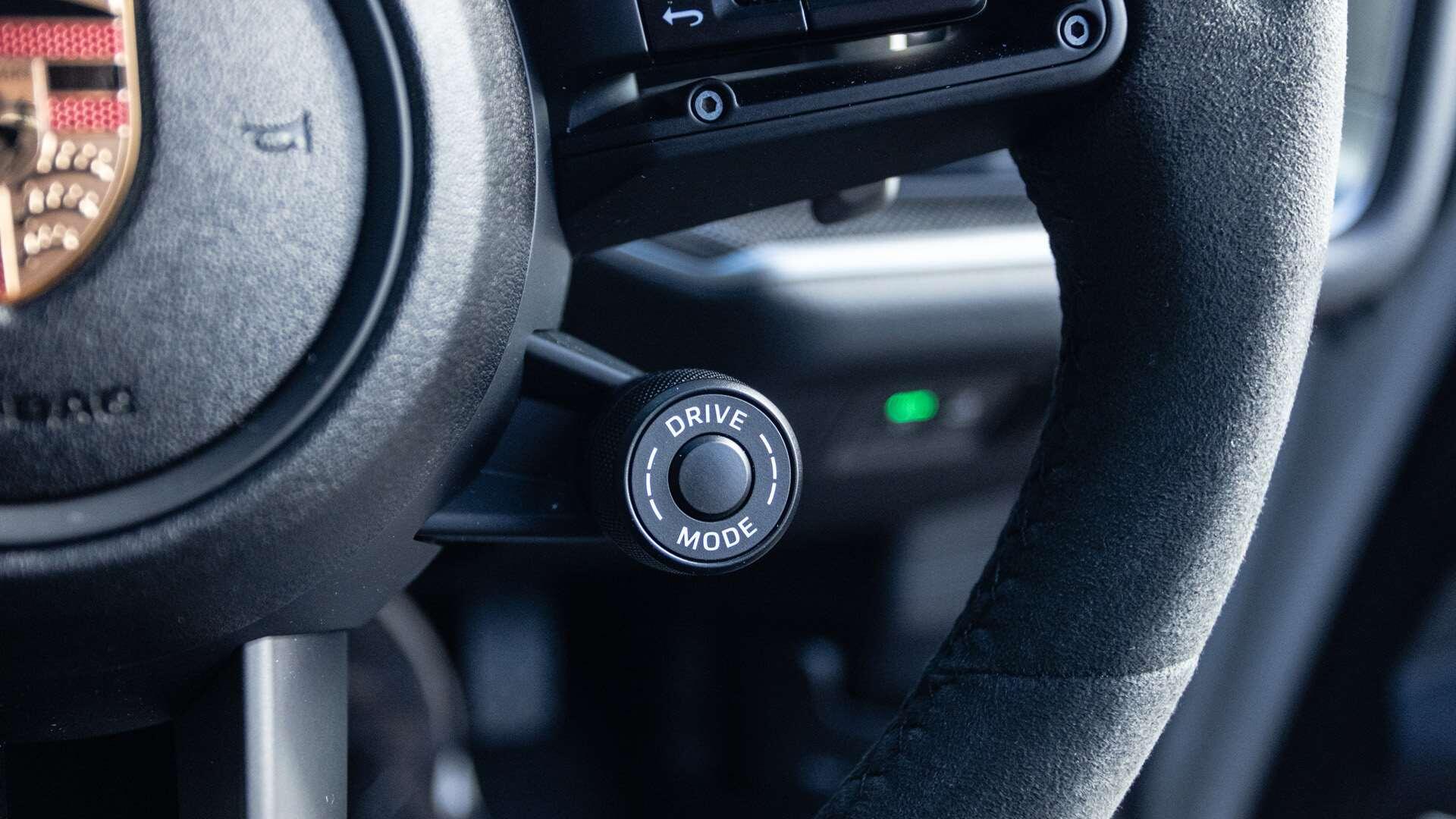 Porsche Cayenne view 22