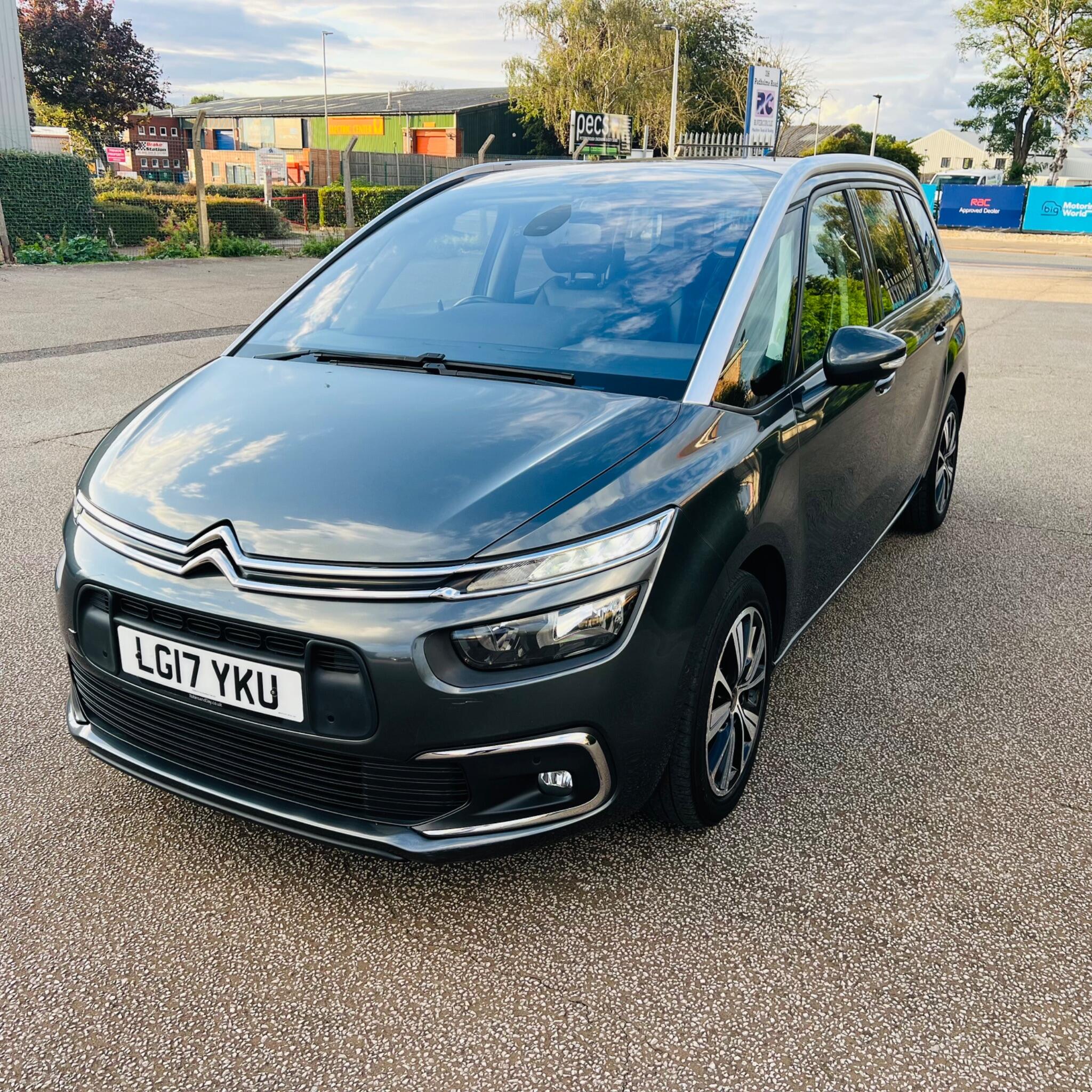 Citroen Grand C4 Picasso view 5