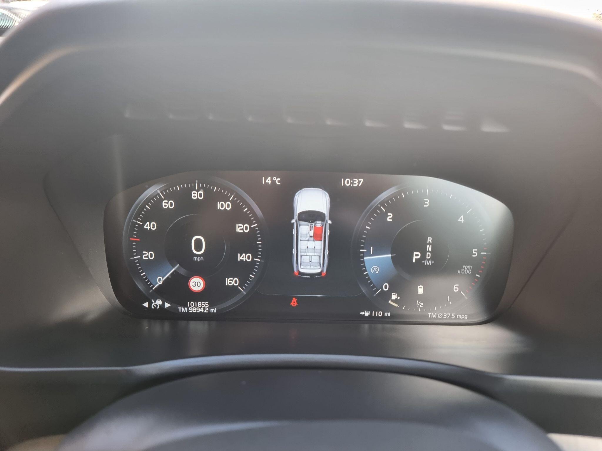 Volvo XC90 view 36