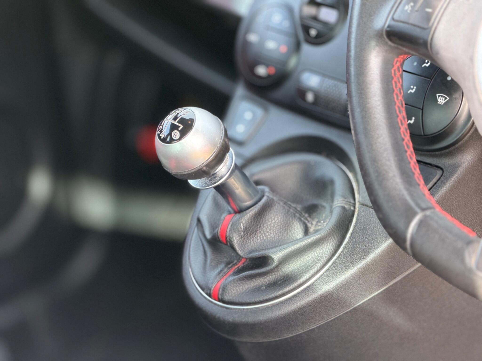 2015 Fiat 500 1.2 S Euro 6 (s/s) 3dr image 18