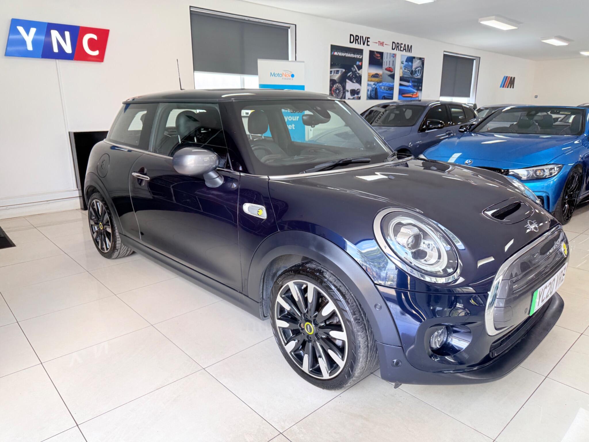 MINI Hatch view 21