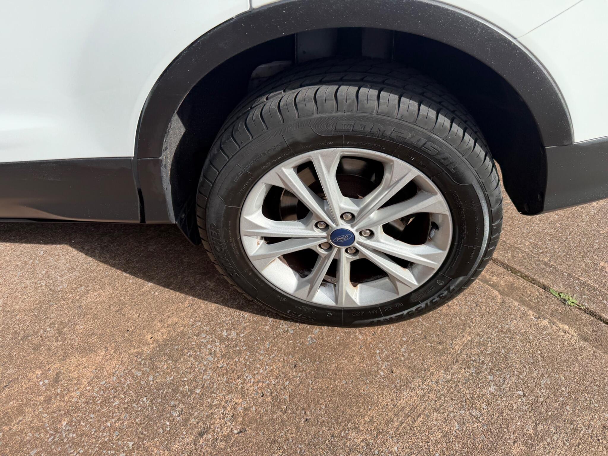 Ford Kuga view 16