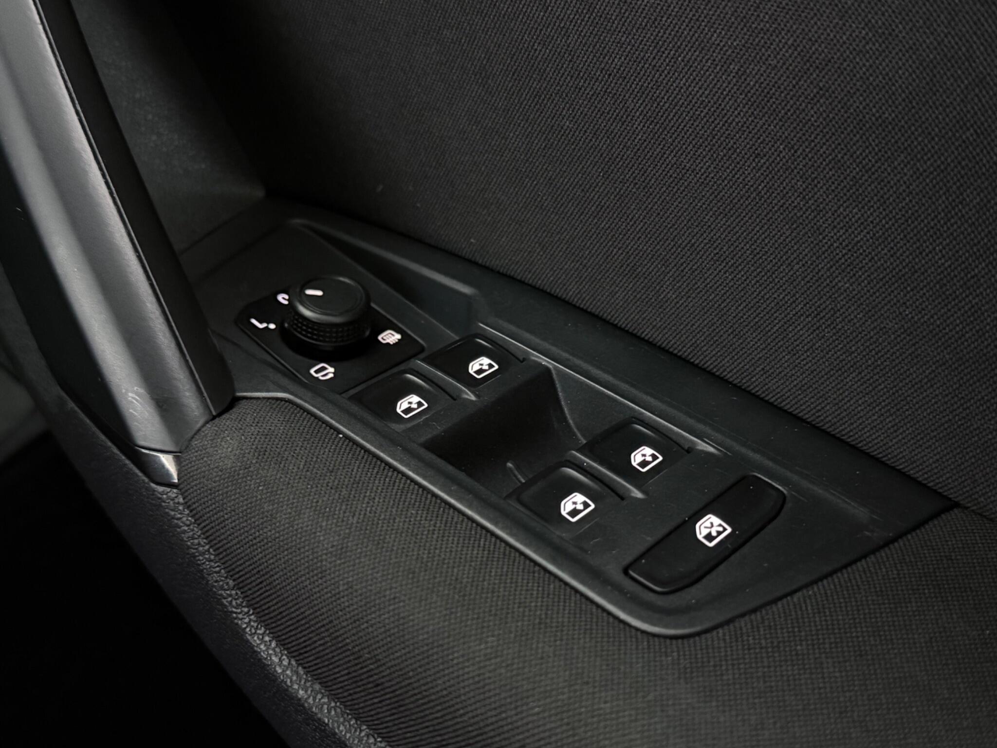 Volkswagen Tiguan view 20