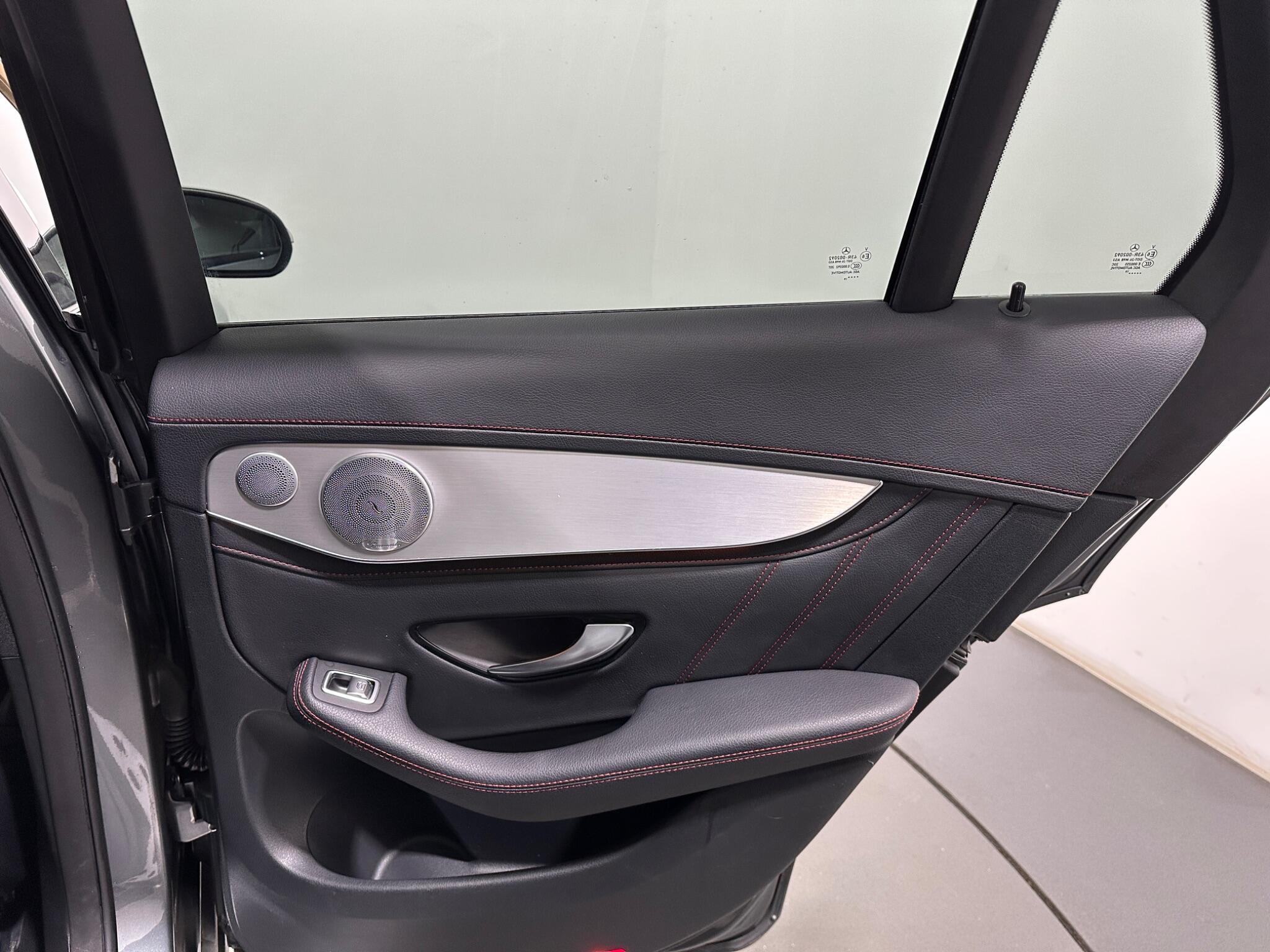 Mercedes-Benz GLC view 44