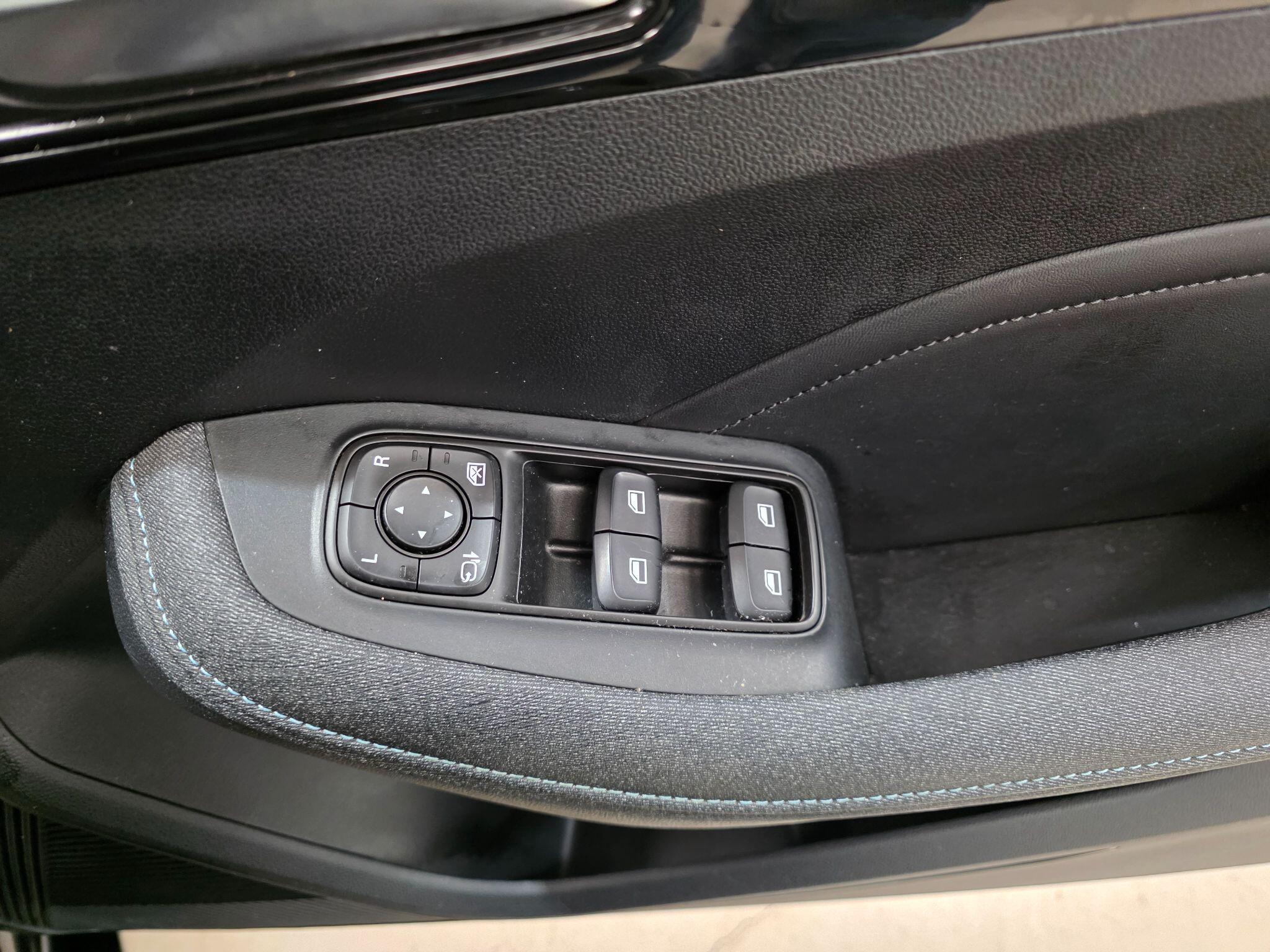 MG MG5 view 13
