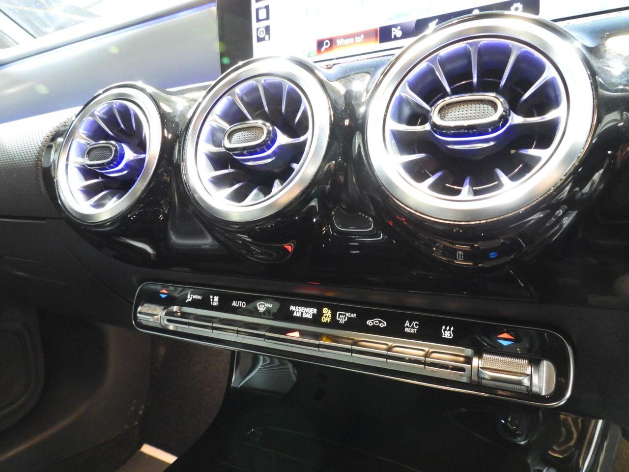 Mercedes-Benz Cla view 39