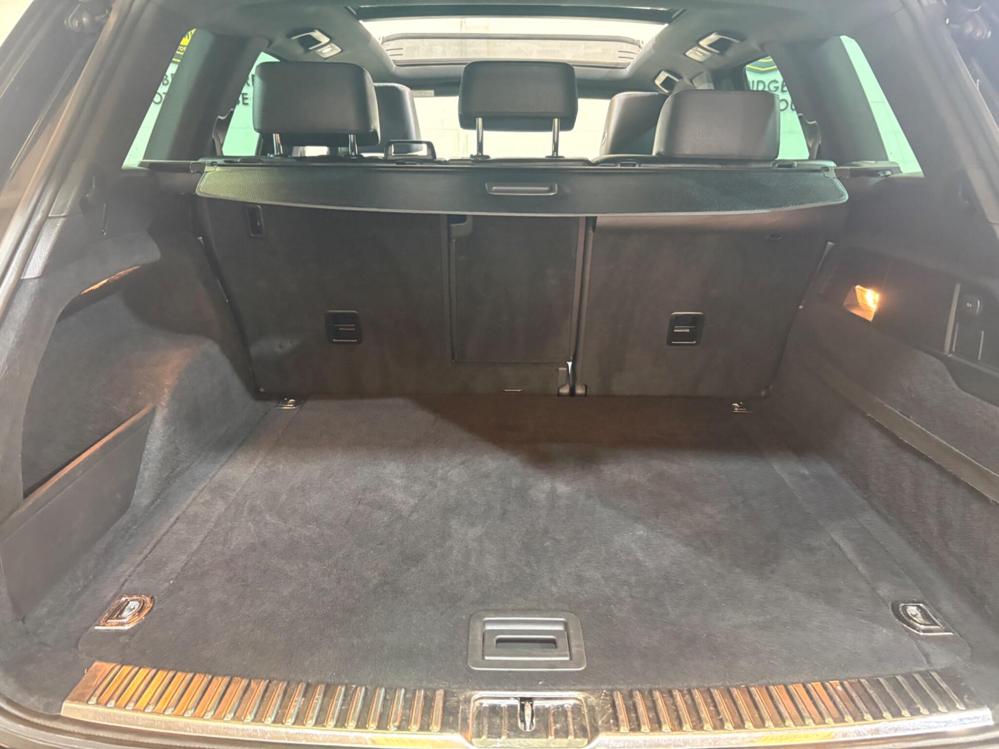 Volkswagen Touareg view 71