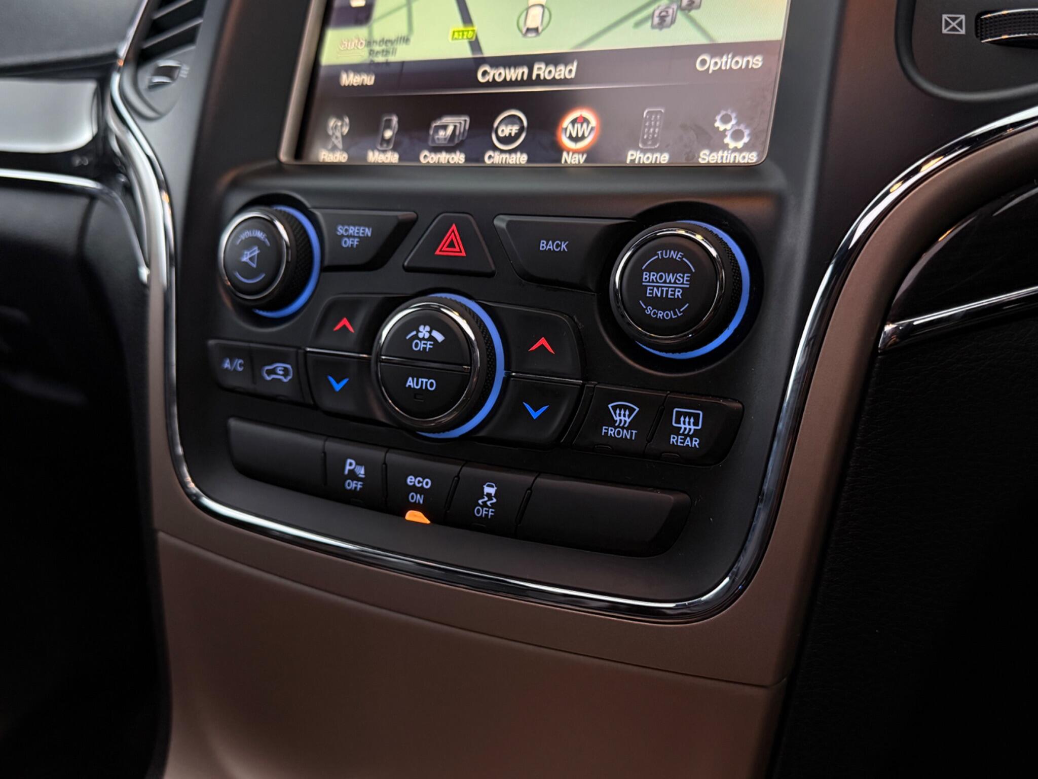 Jeep Grand Cherokee view 23