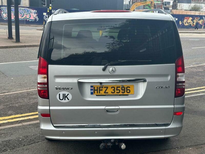 Mercedes-Benz Viano view 19