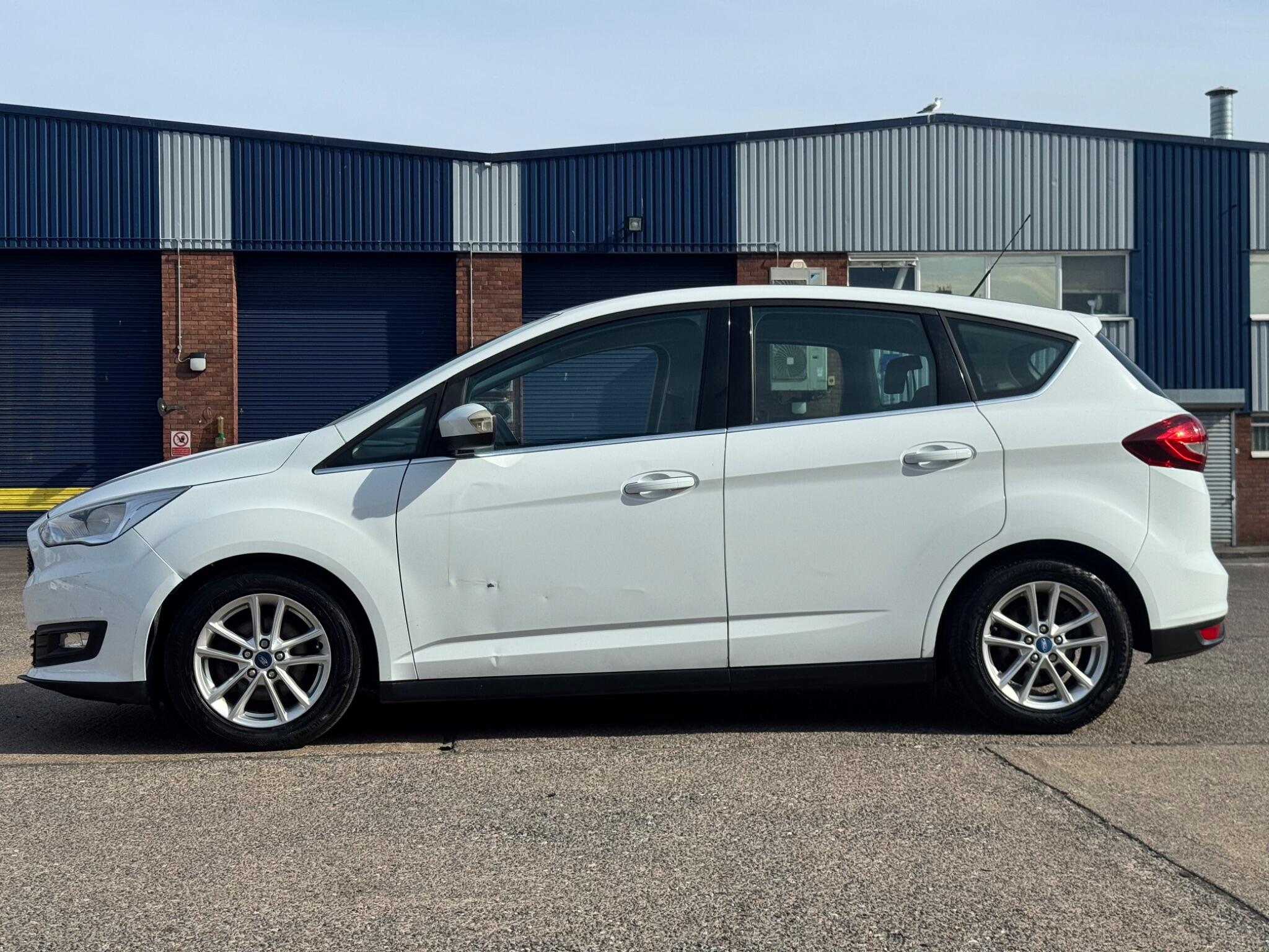 Ford C-Max view 10