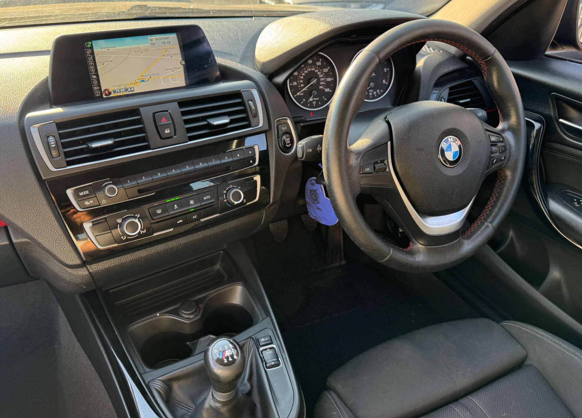BMW 1 Series view 14