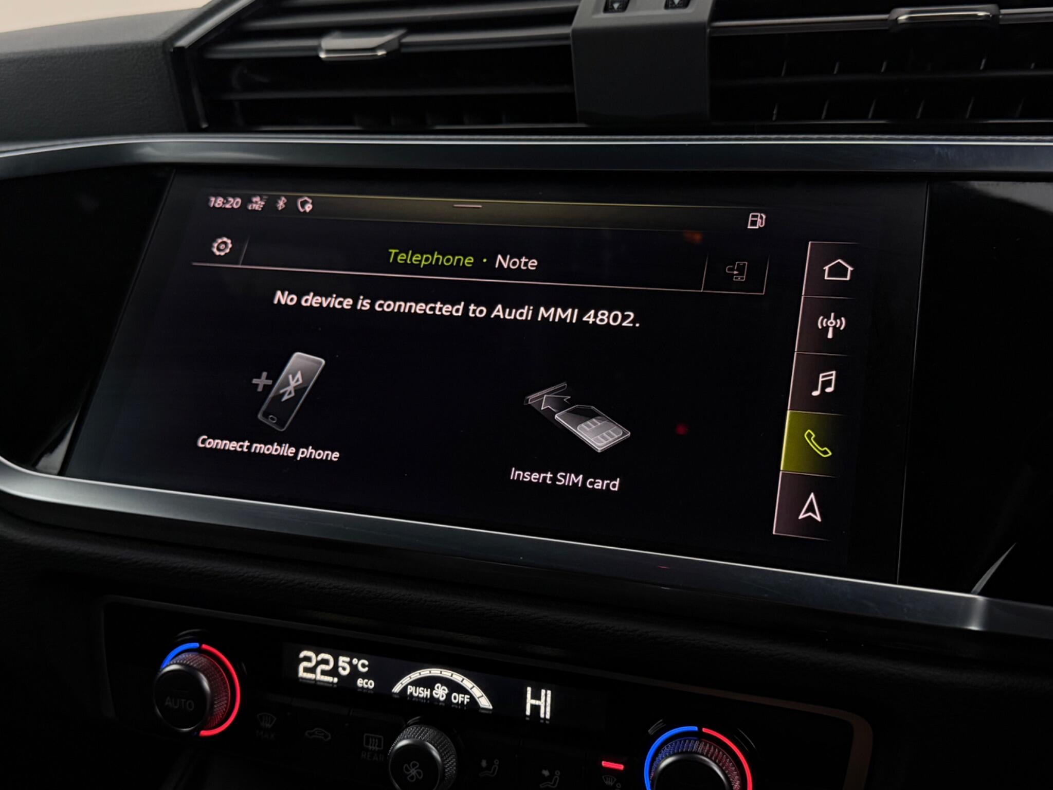 Audi Q3 view 22