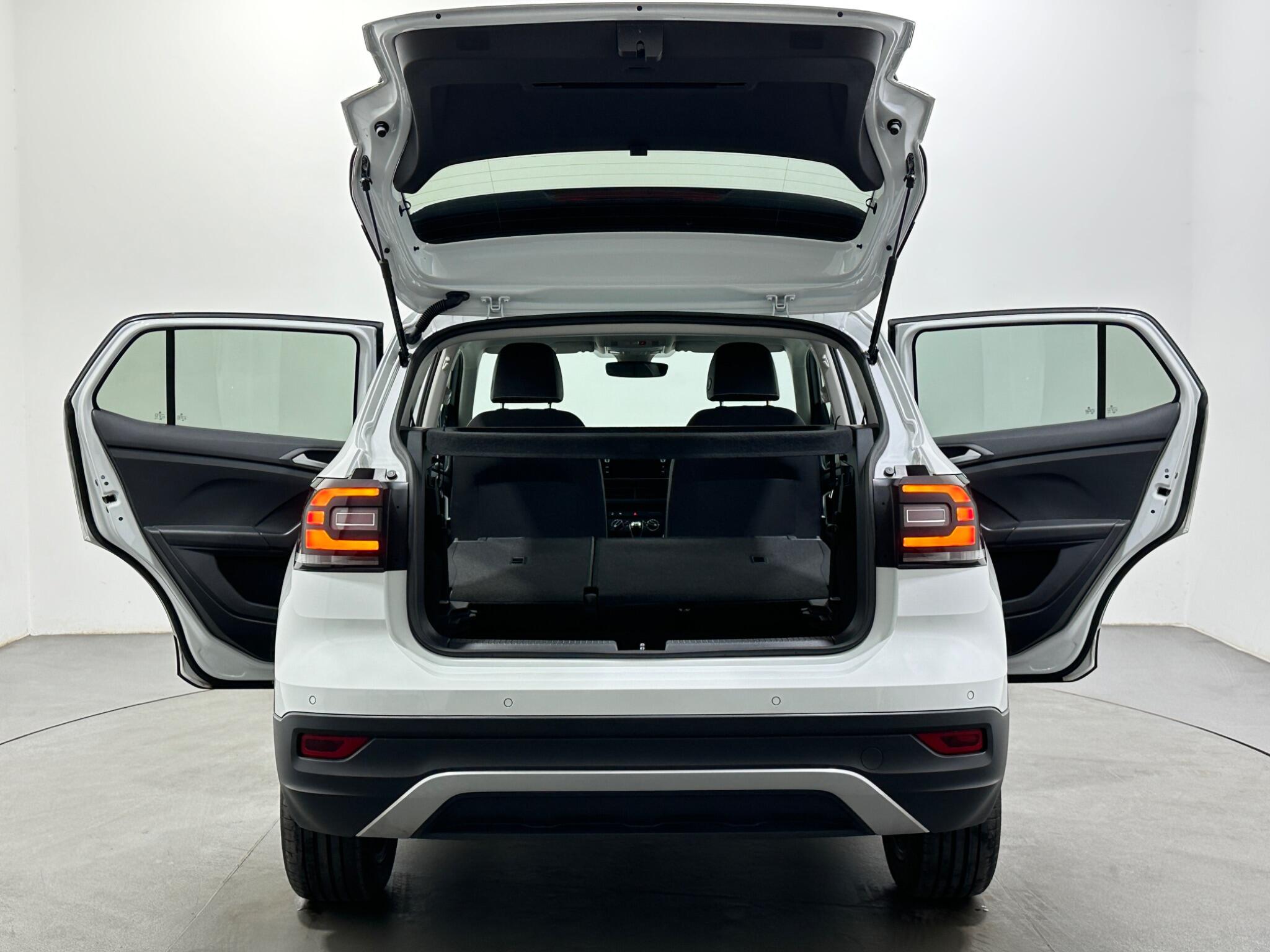 Volkswagen T-Cross view 43