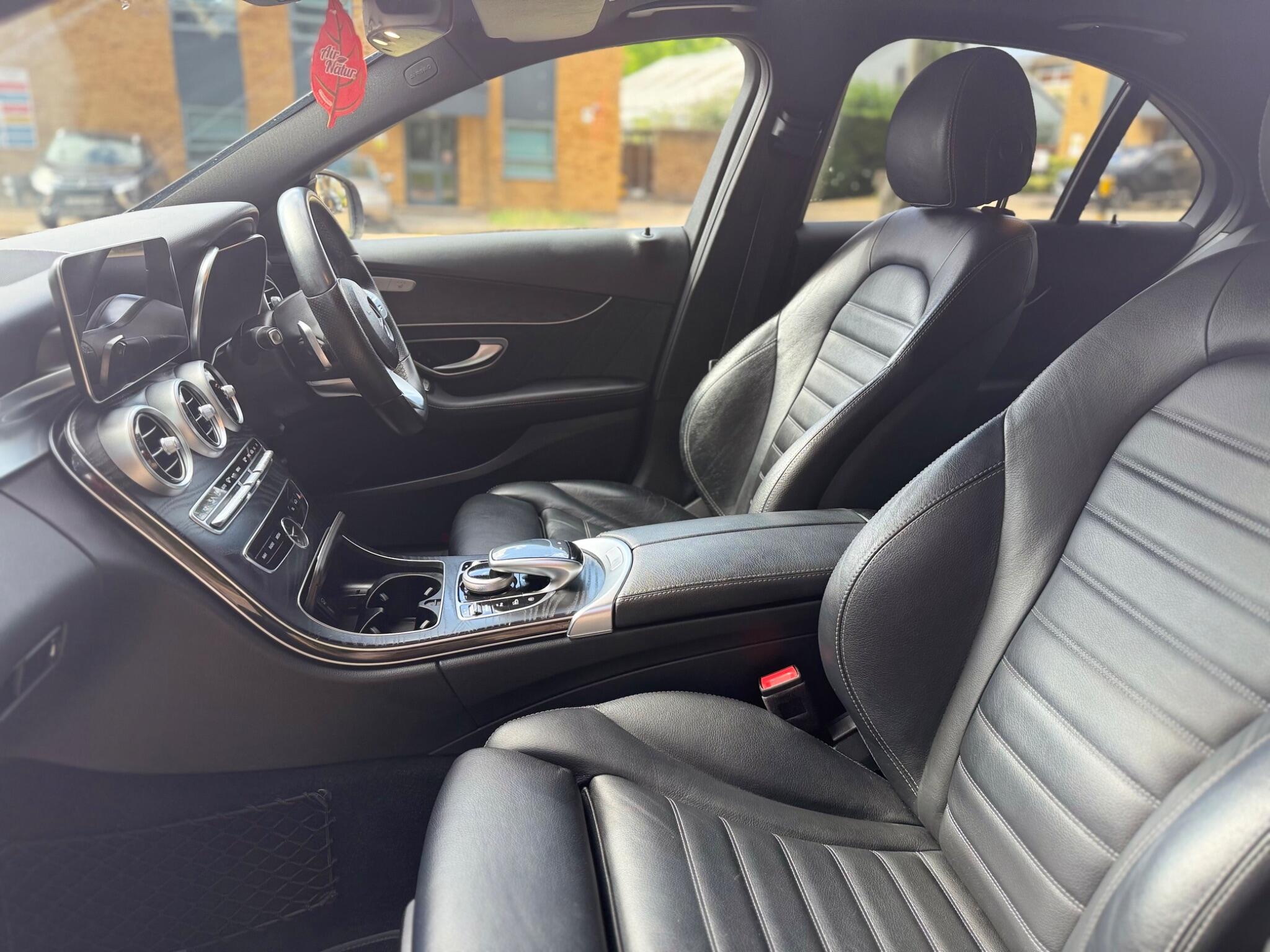 Mercedes-Benz C Class view 32
