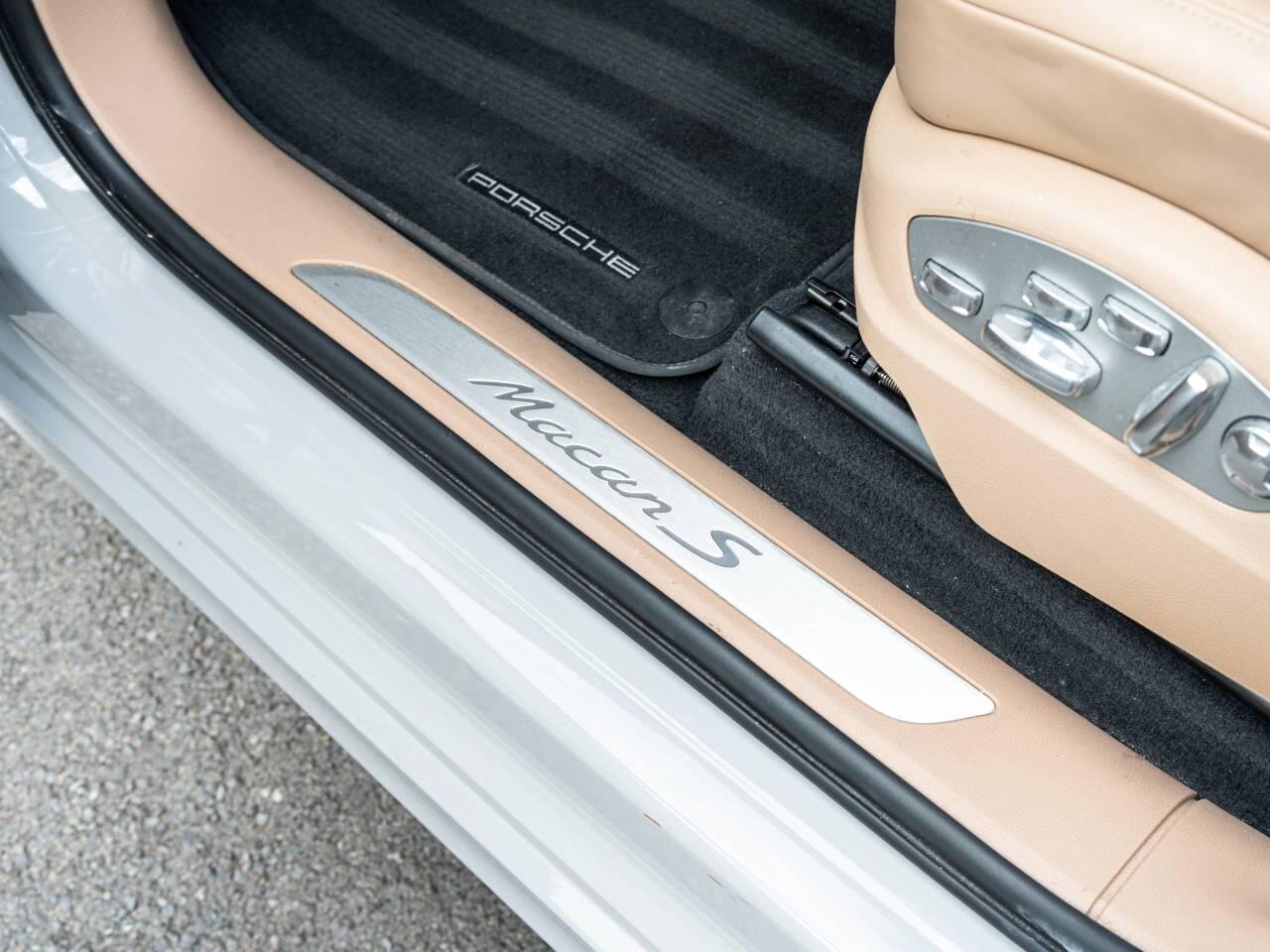 Porsche Macan view 27