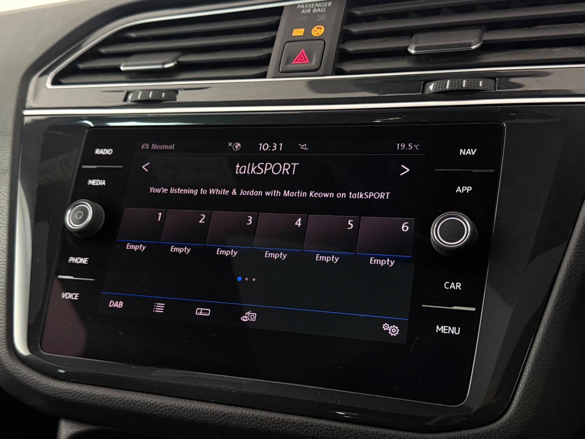 Volkswagen Tiguan view 20