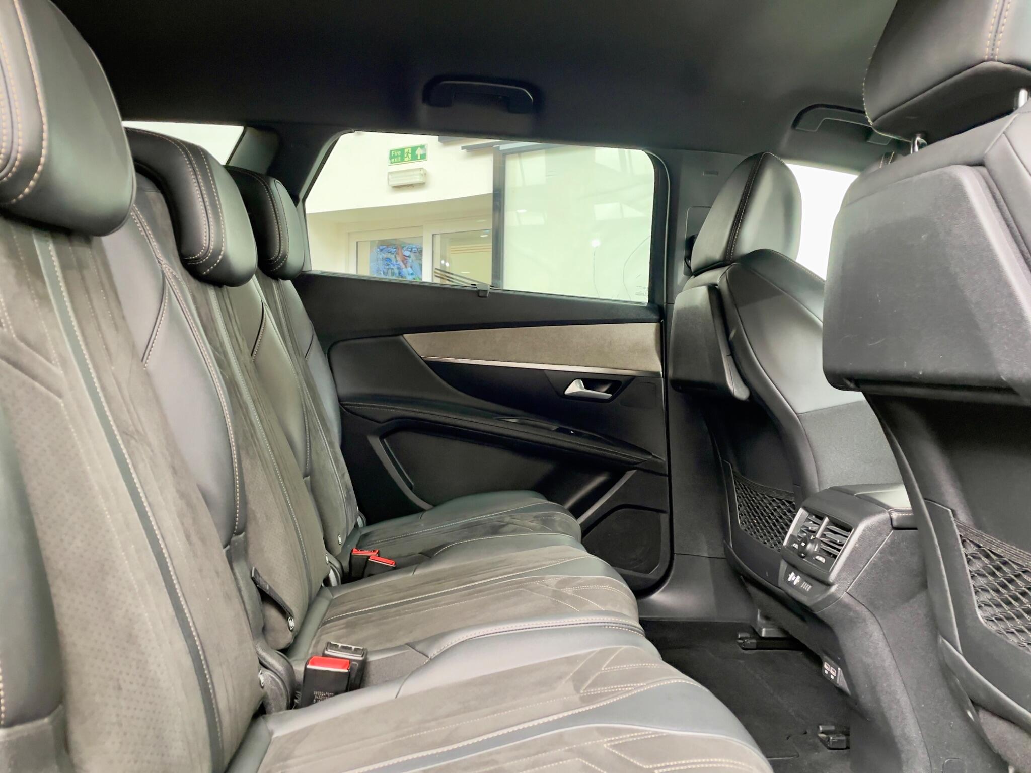 Peugeot 5008 view 45