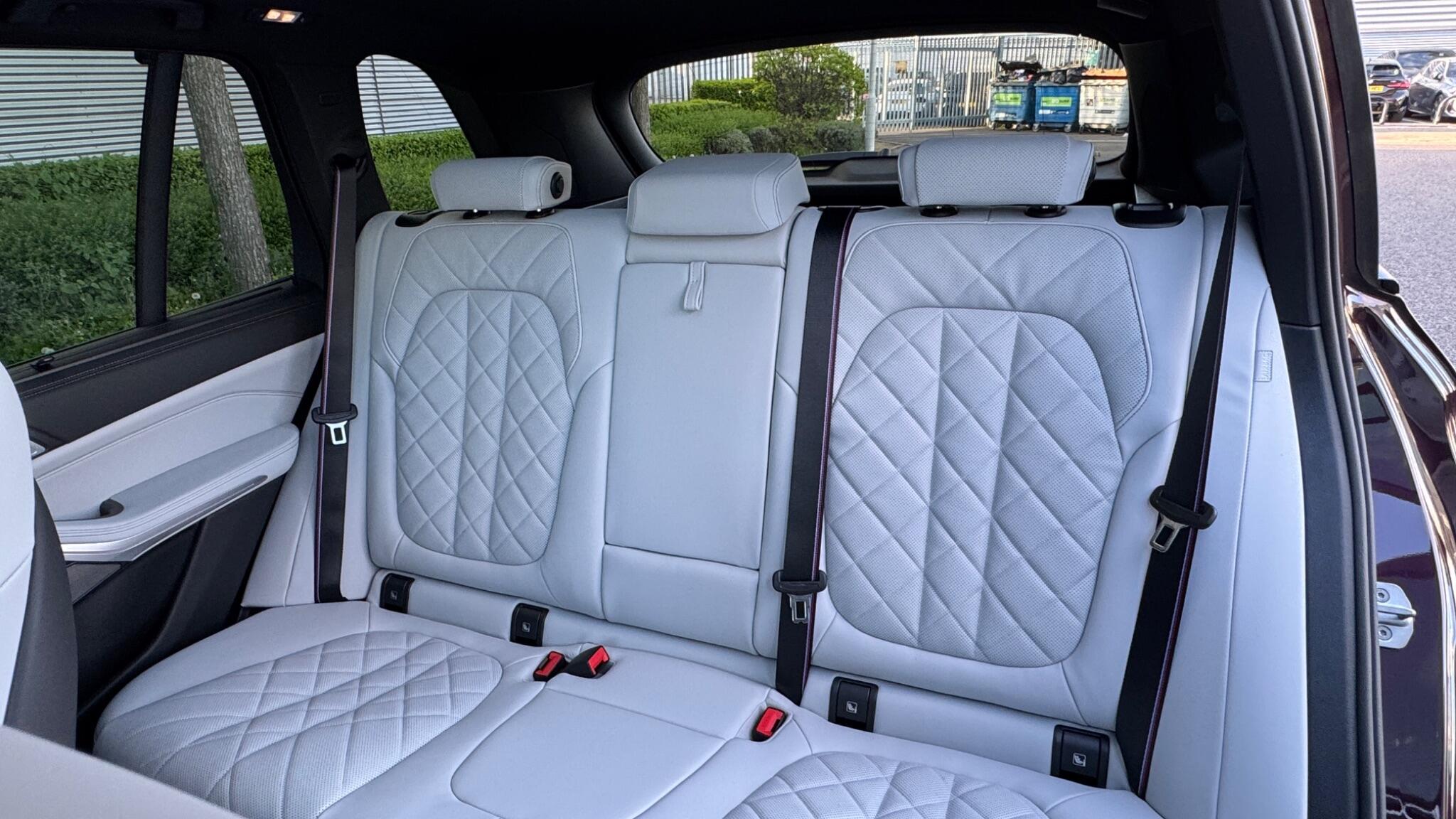 BMW X5 view 15