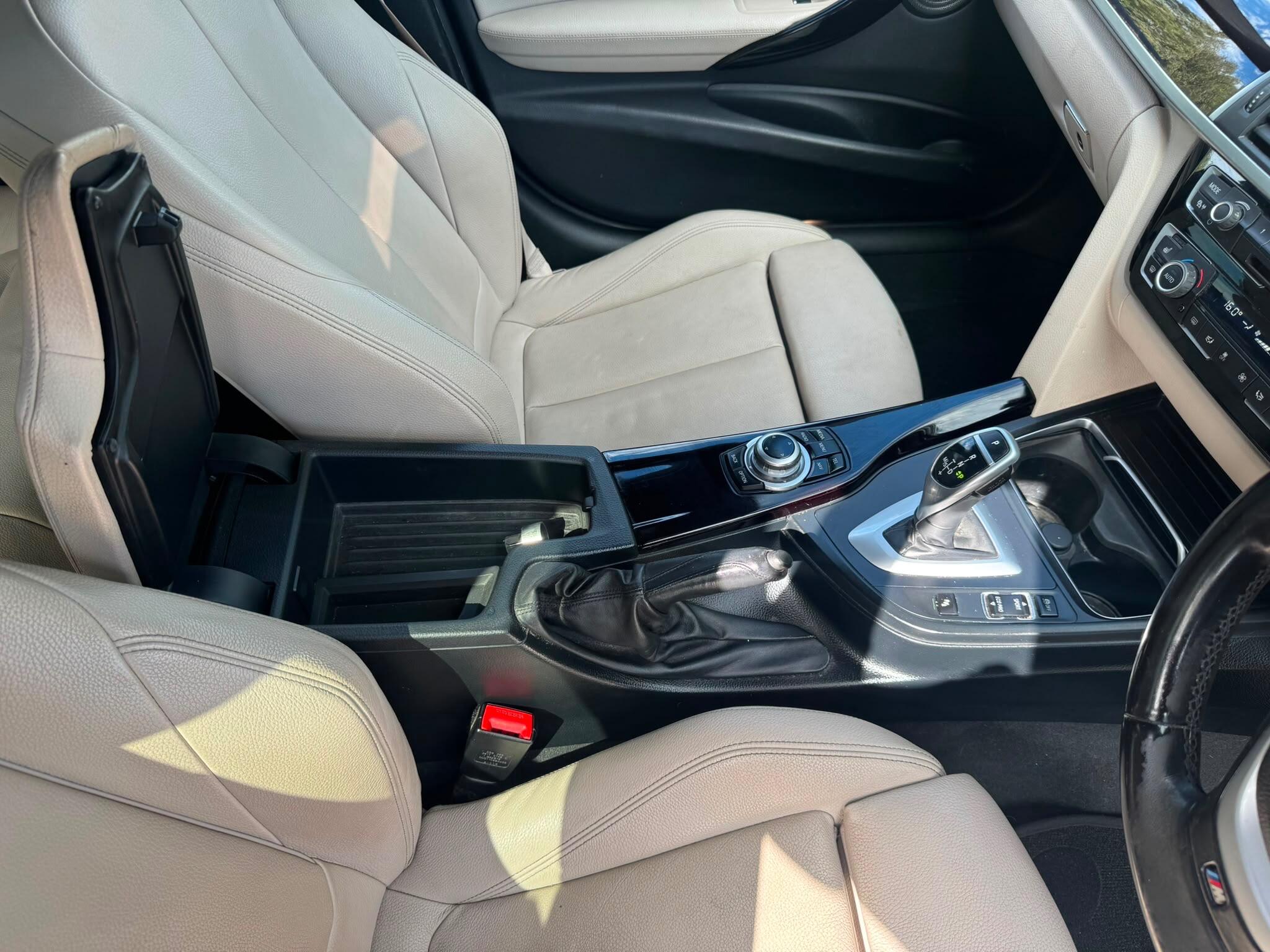 BMW 3 Series view 18