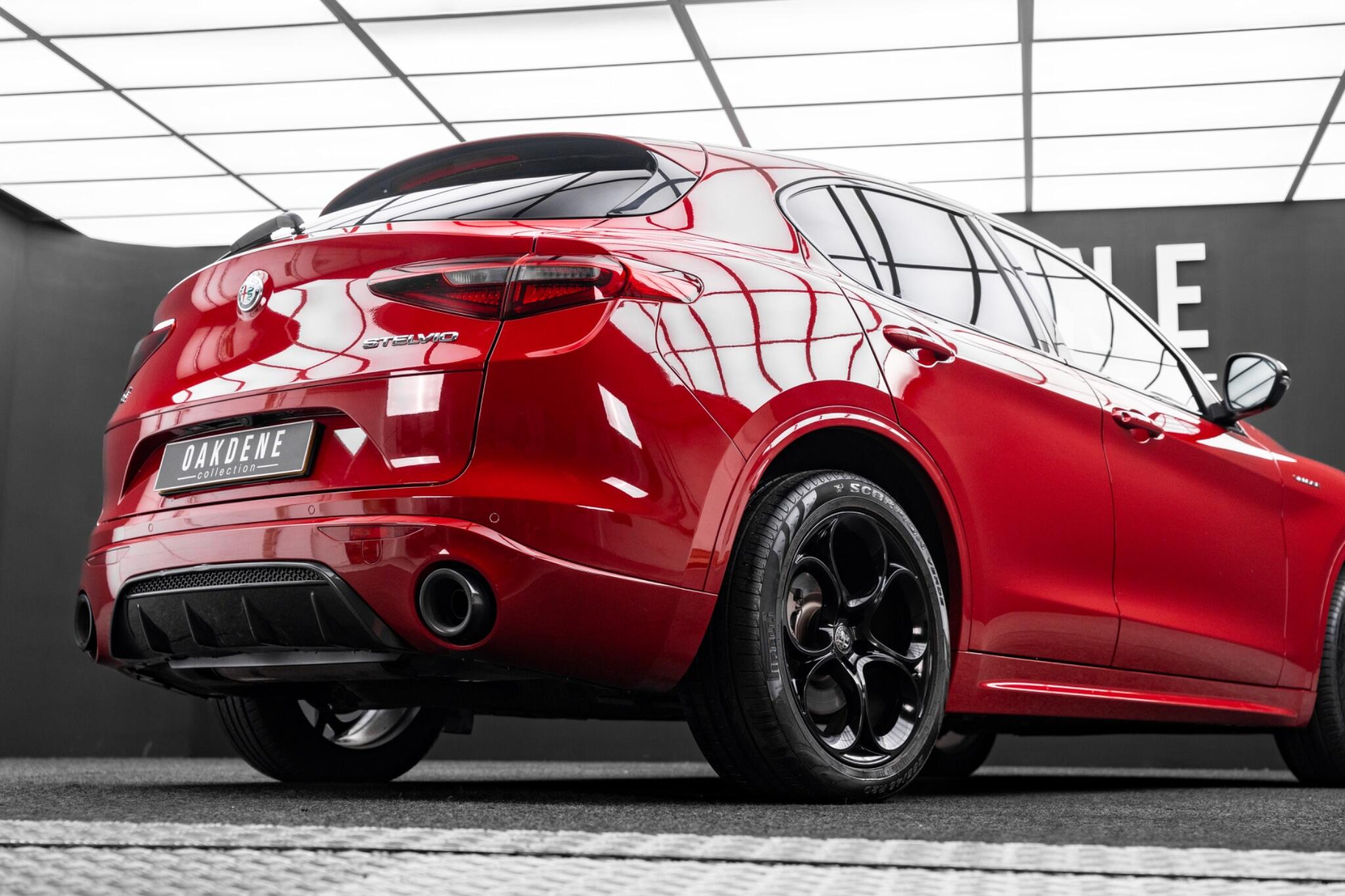 Alfa Romeo Stelvio view 17