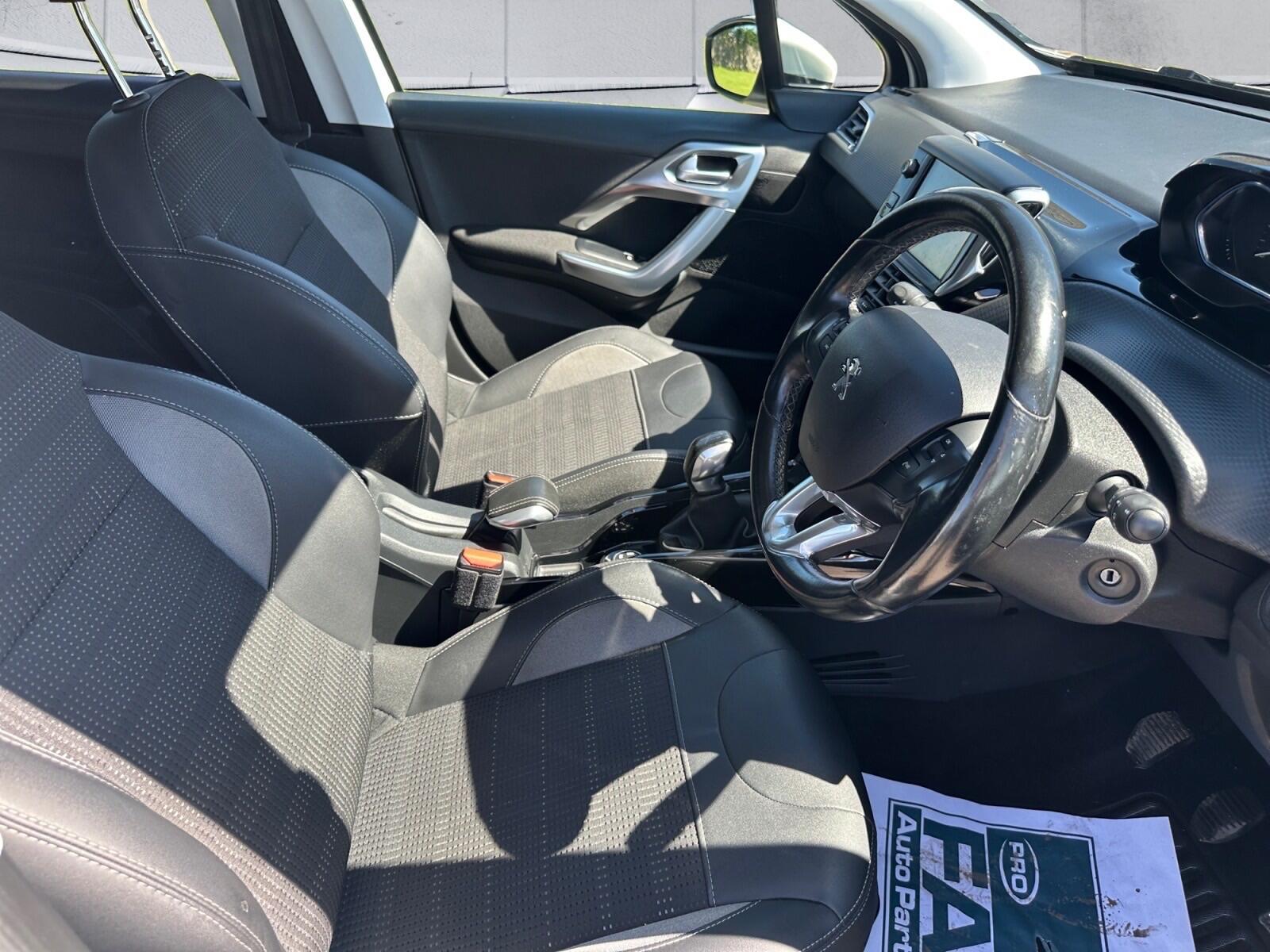 Peugeot 2008 view 10