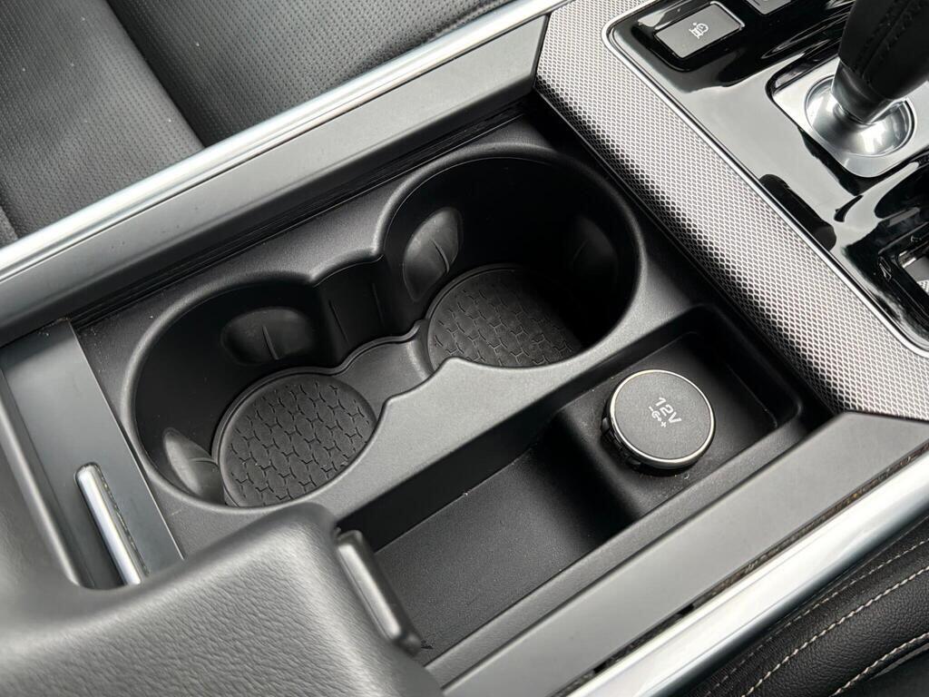 Jaguar XE view 44