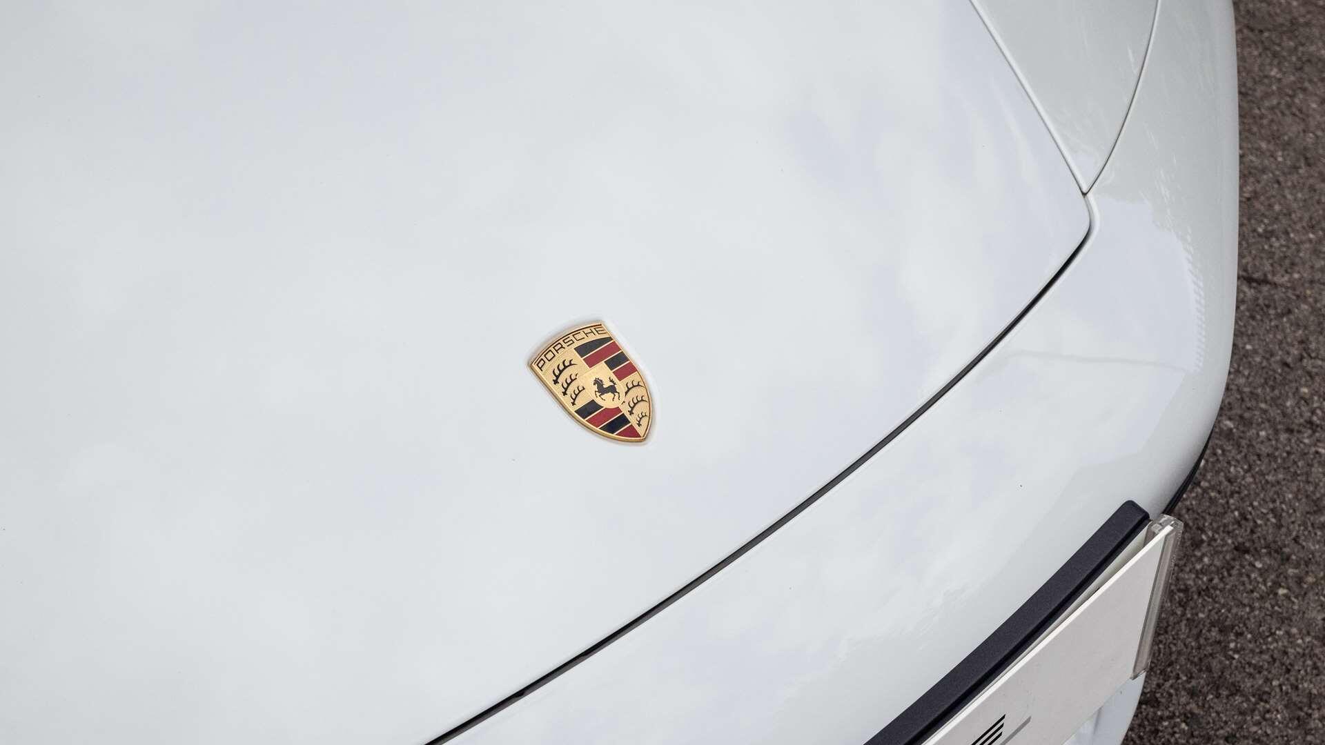 Porsche 911 view 29