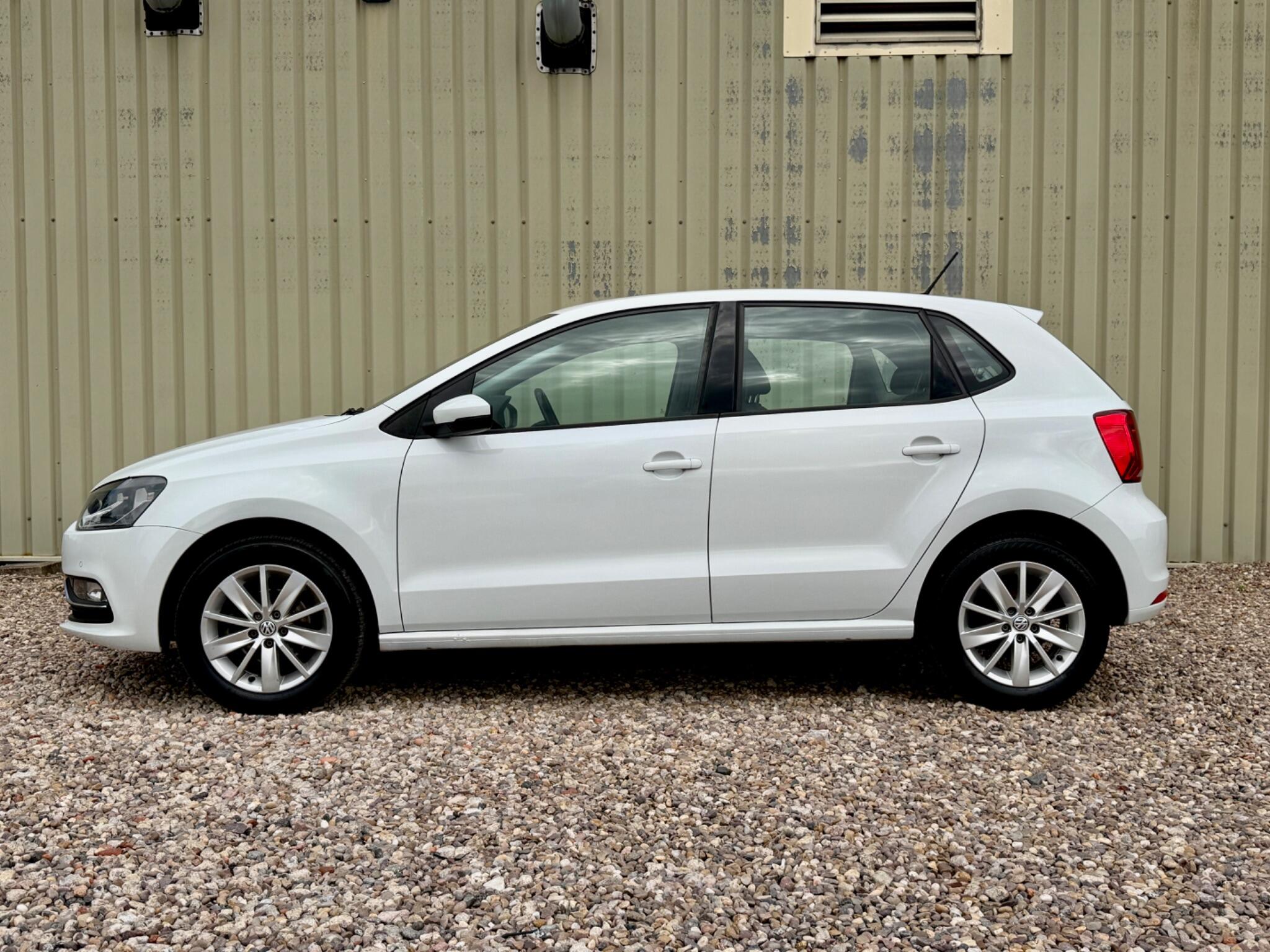 Volkswagen Polo view 6