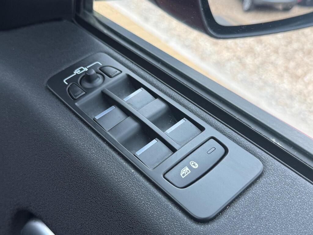 Land Rover Discovery Sport view 40