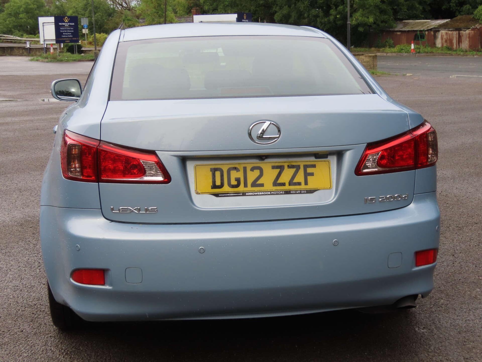Lexus Is view 6
