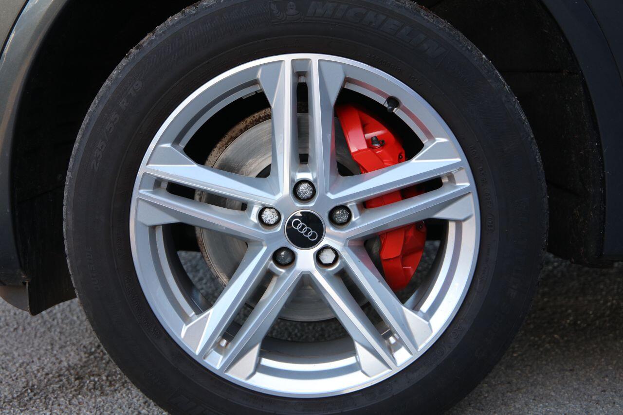 Audi Q5 view 32
