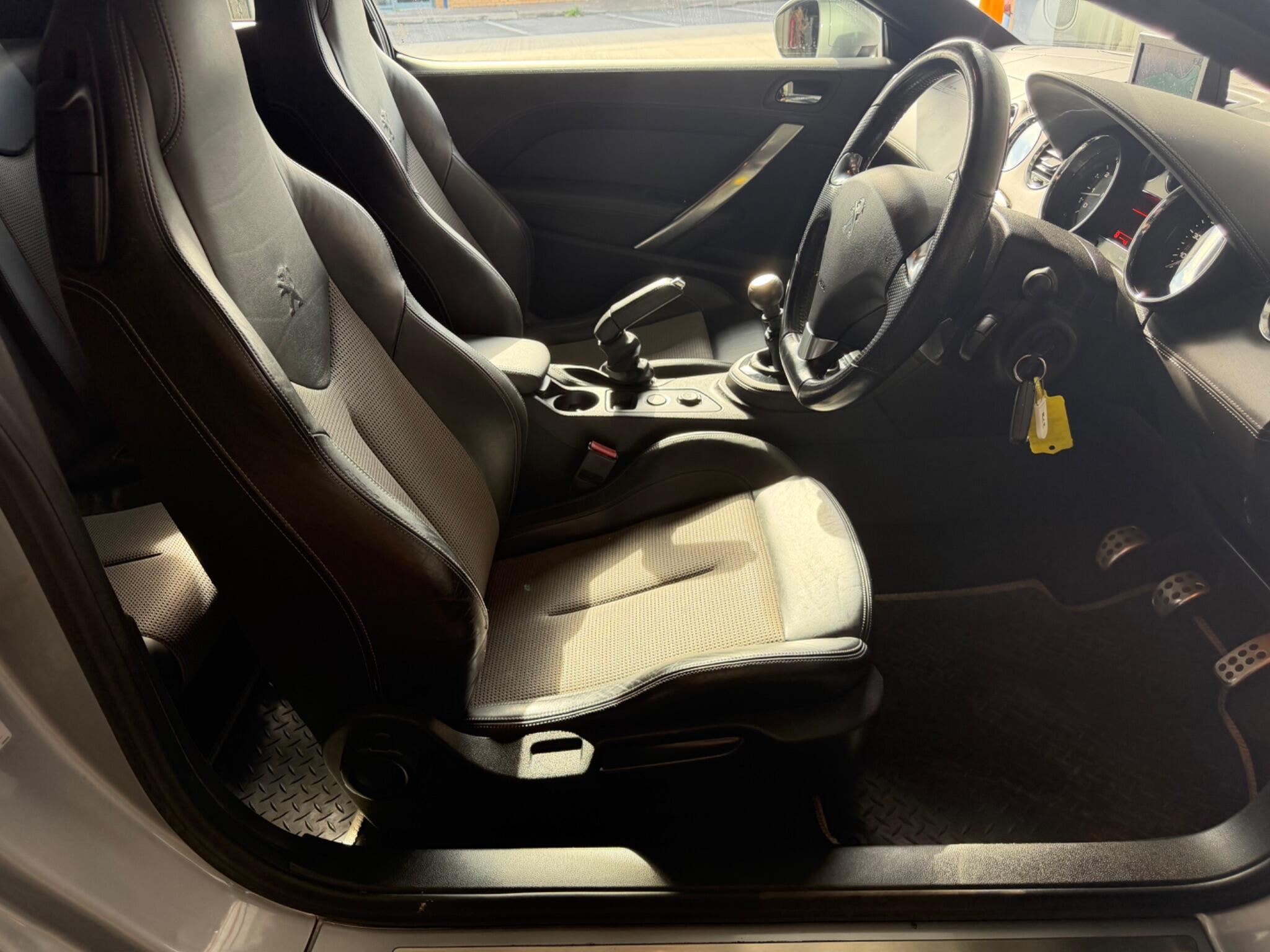 Peugeot RCZ view 14