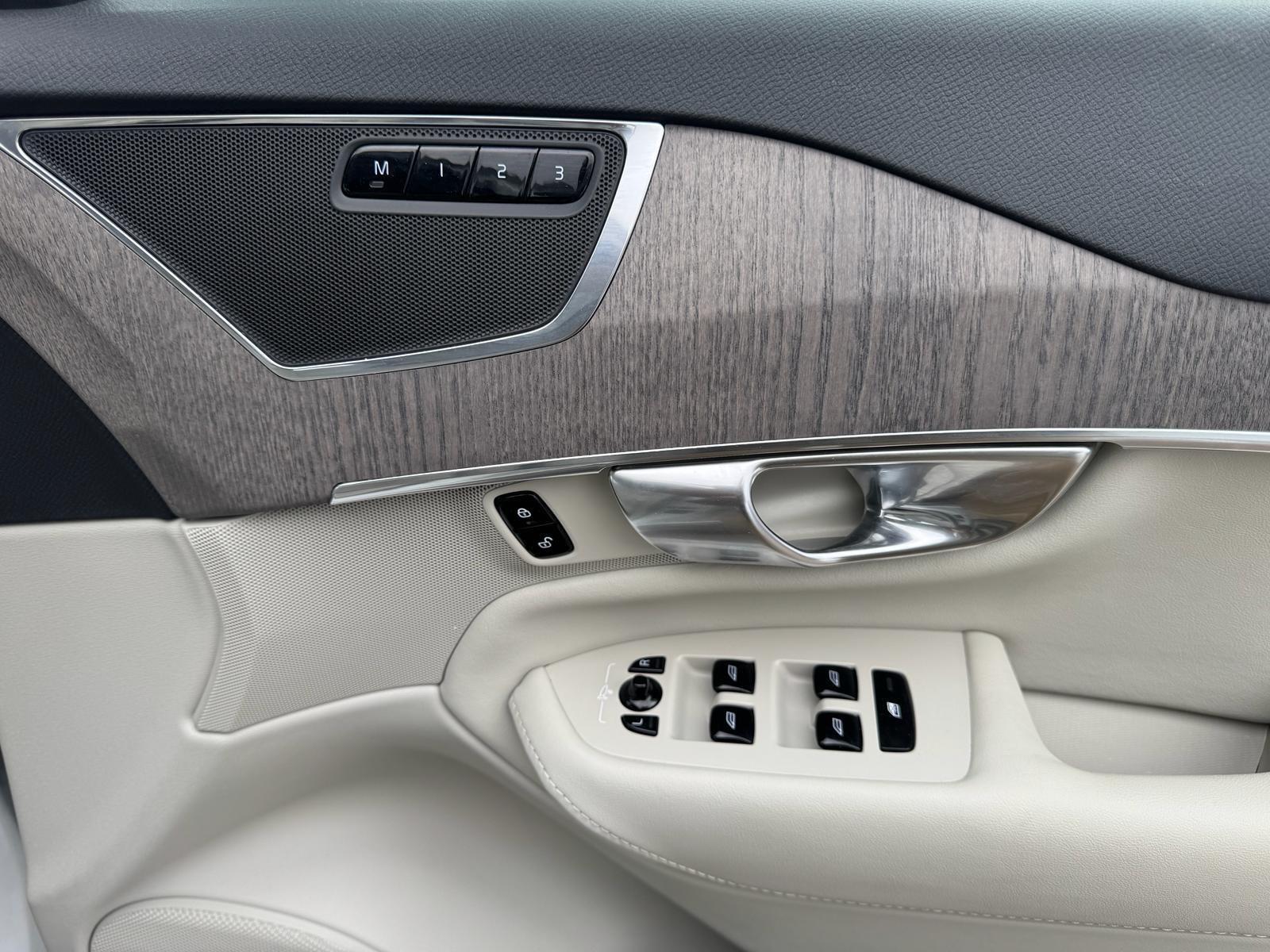 Volvo XC90 view 27
