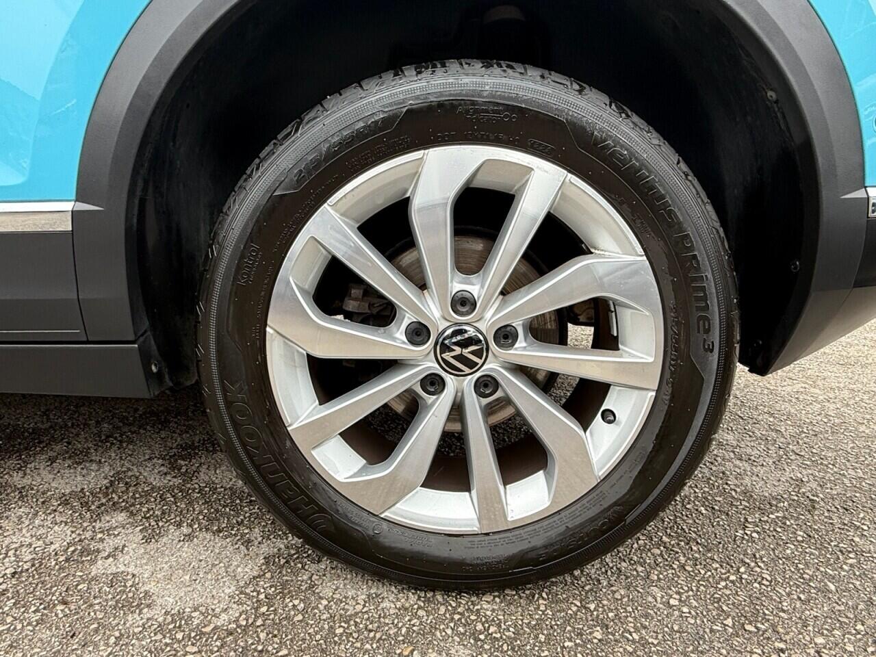 Volkswagen T-Roc view 41