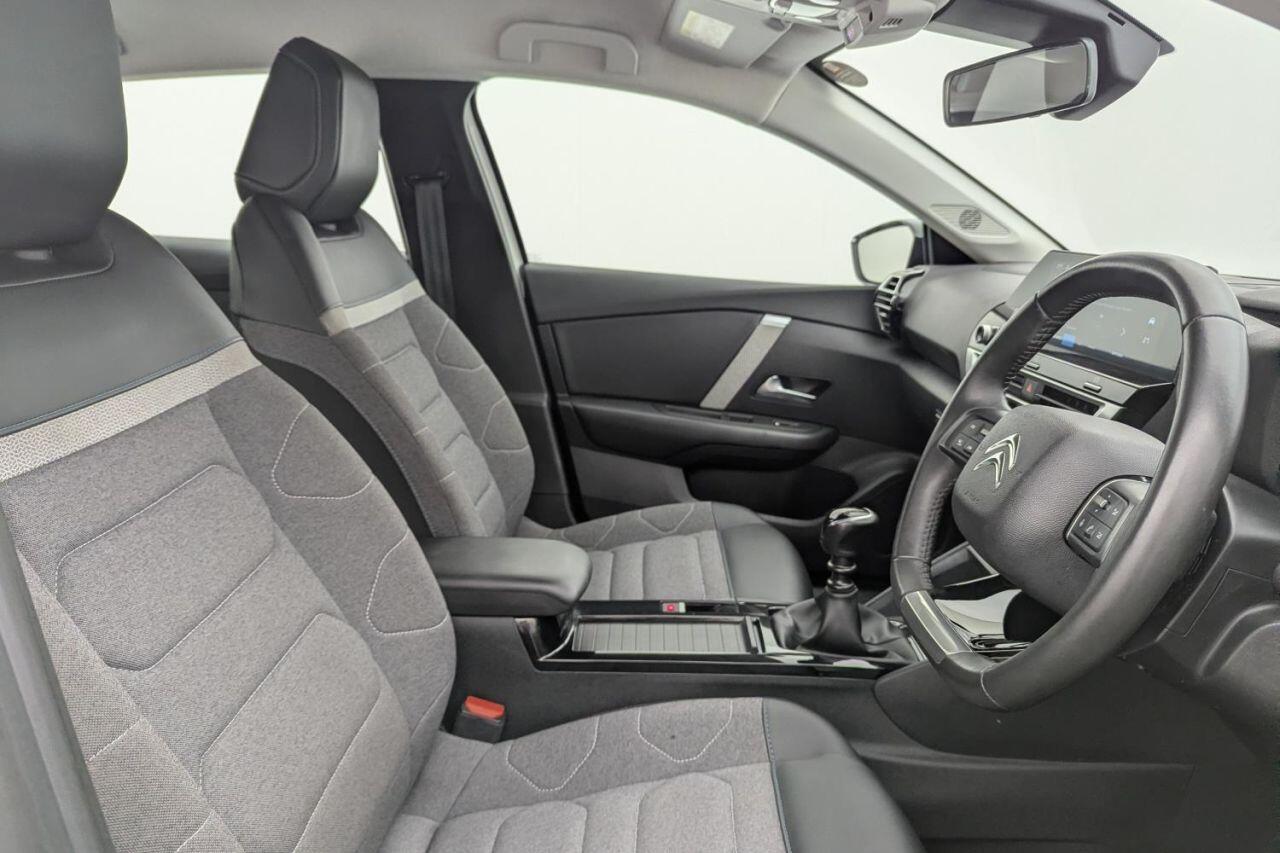 Citroen C4 view 3