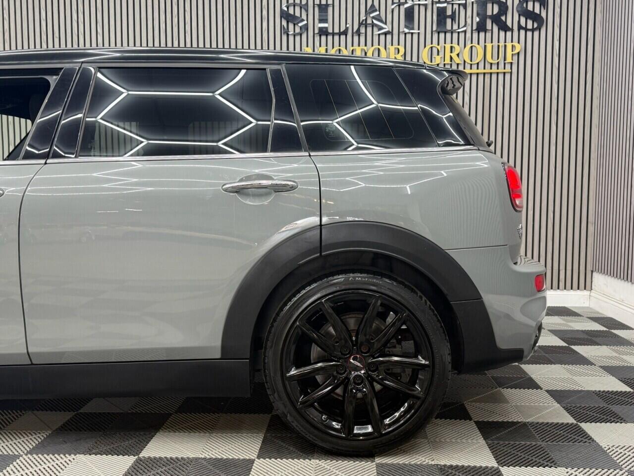Mini Clubman view 31