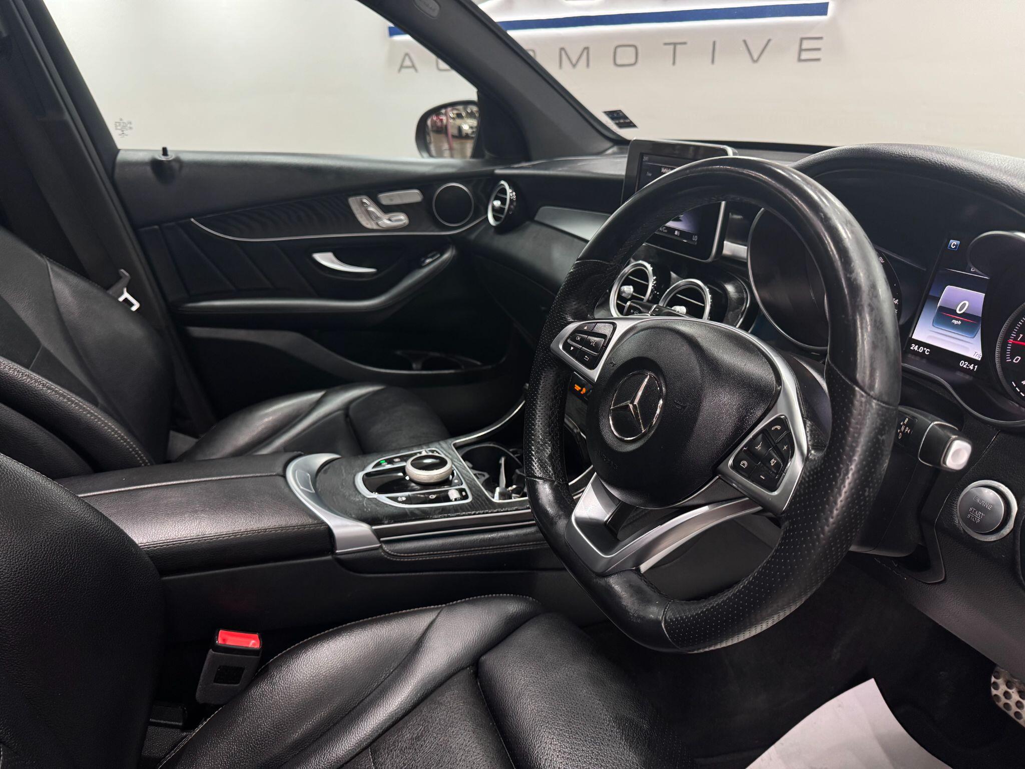 Mercedes-Benz GLC view 26
