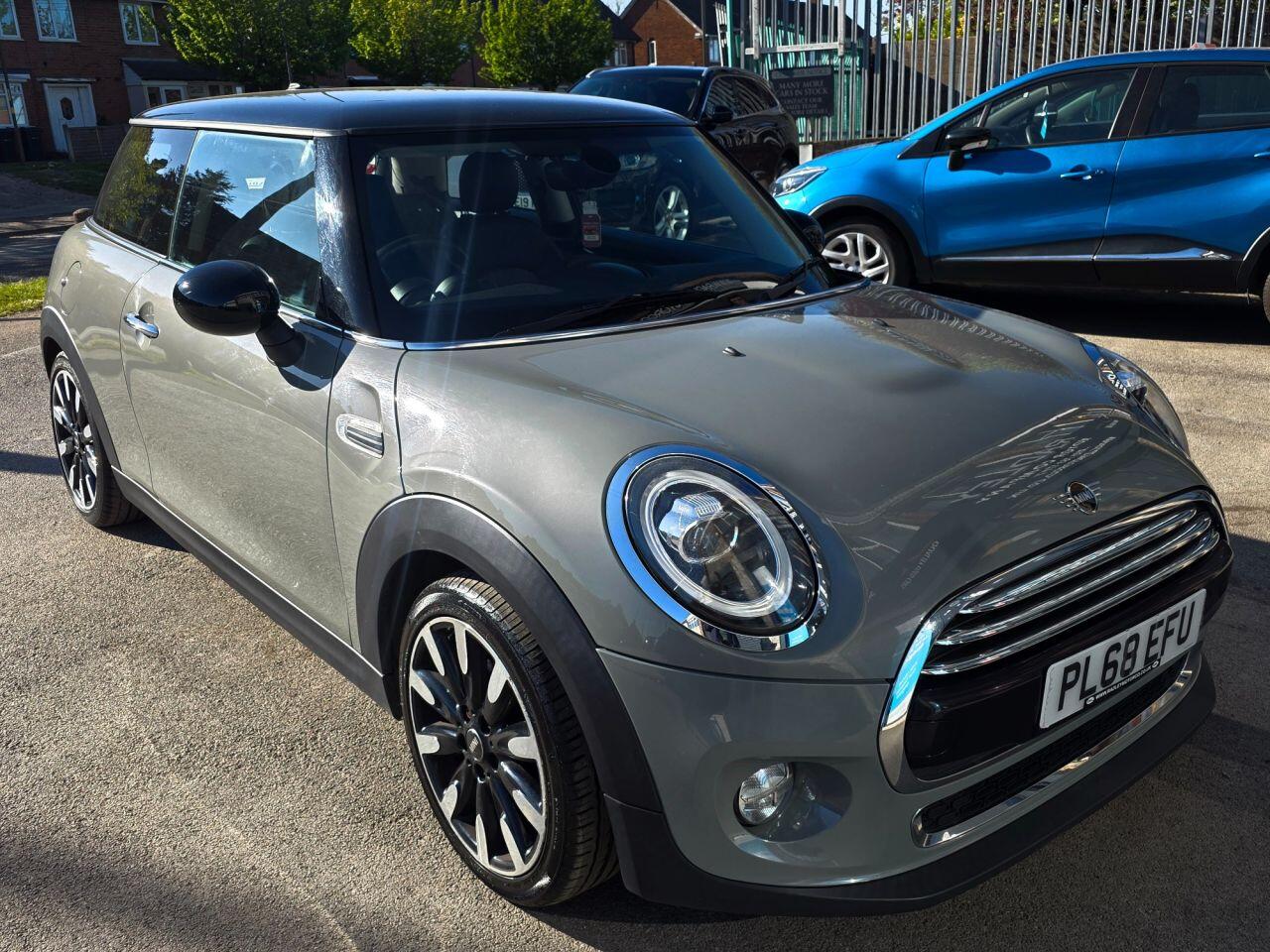 Mini Cooper view 13
