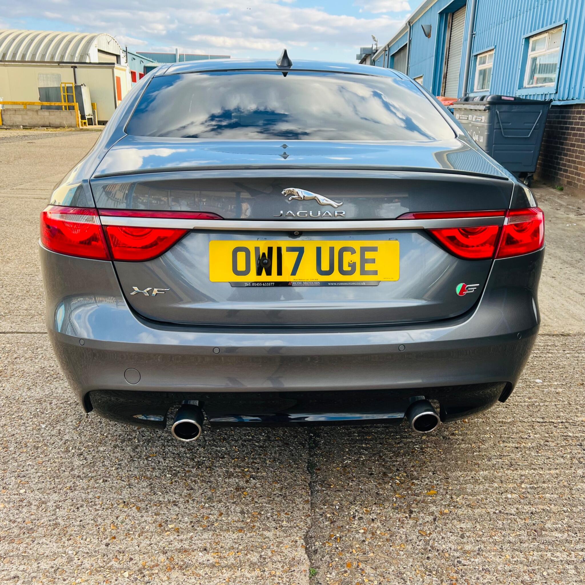 Jaguar XF view 8