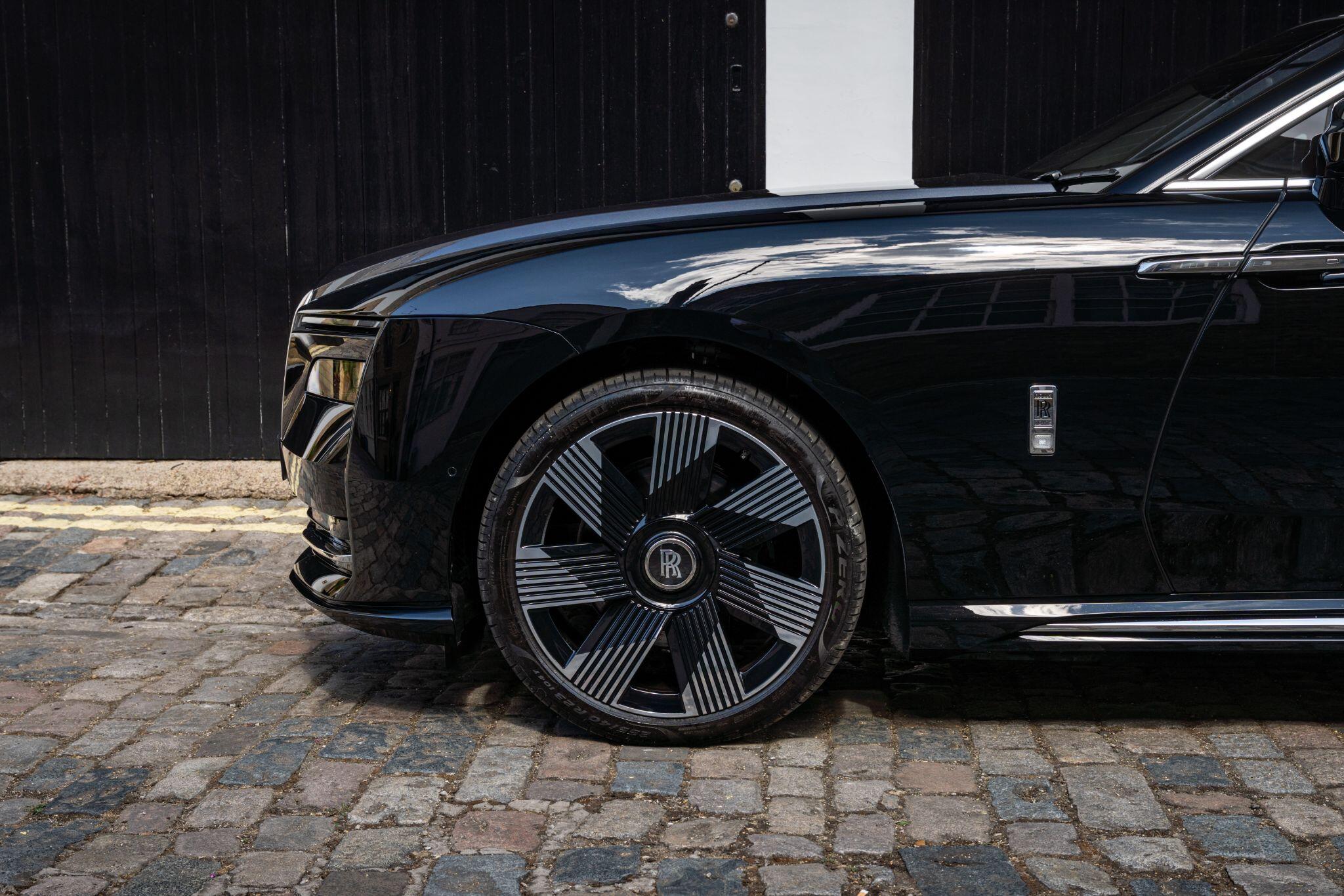 Rolls-Royce Spectre view 36