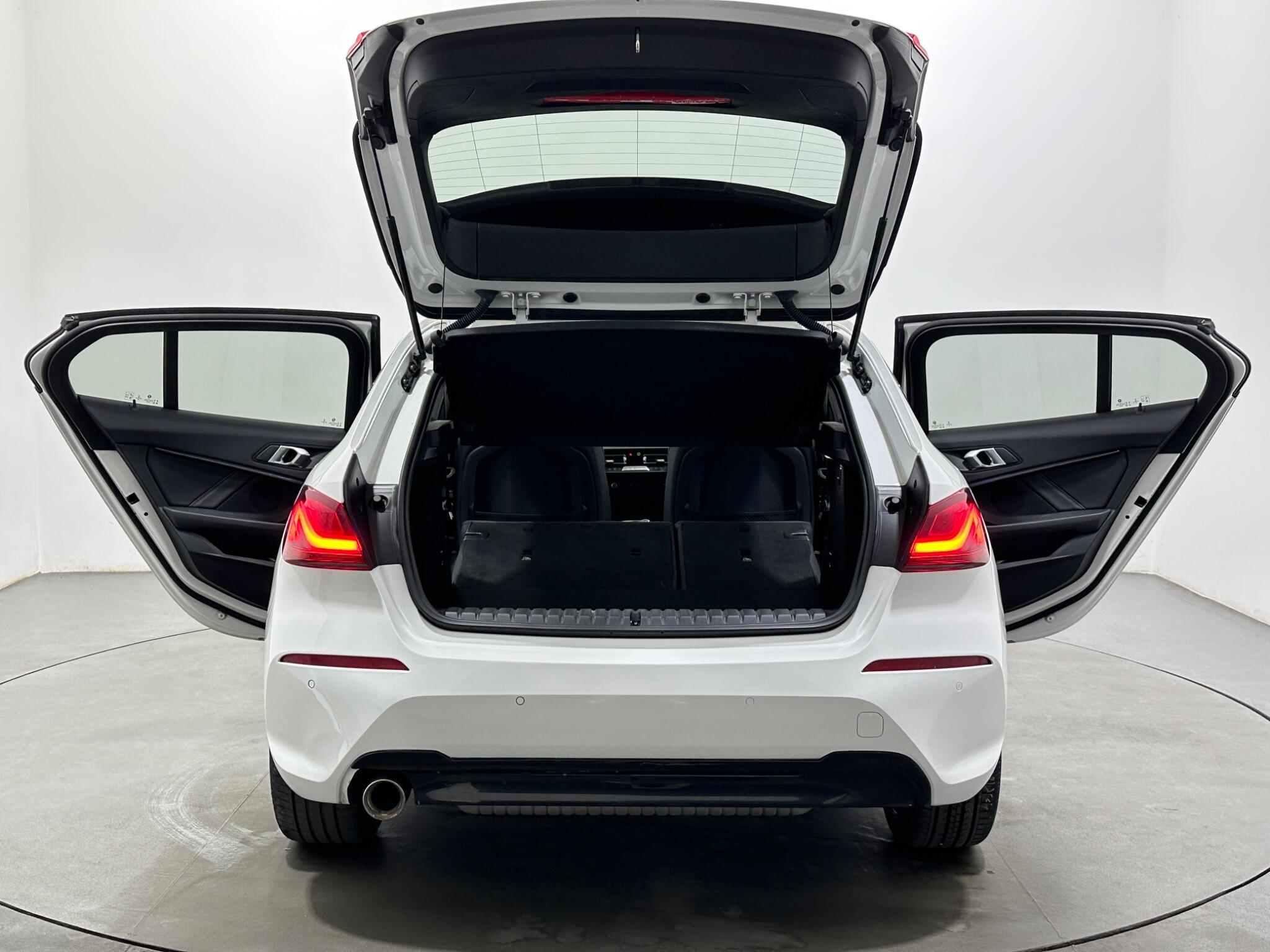 BMW 1 Series view 45