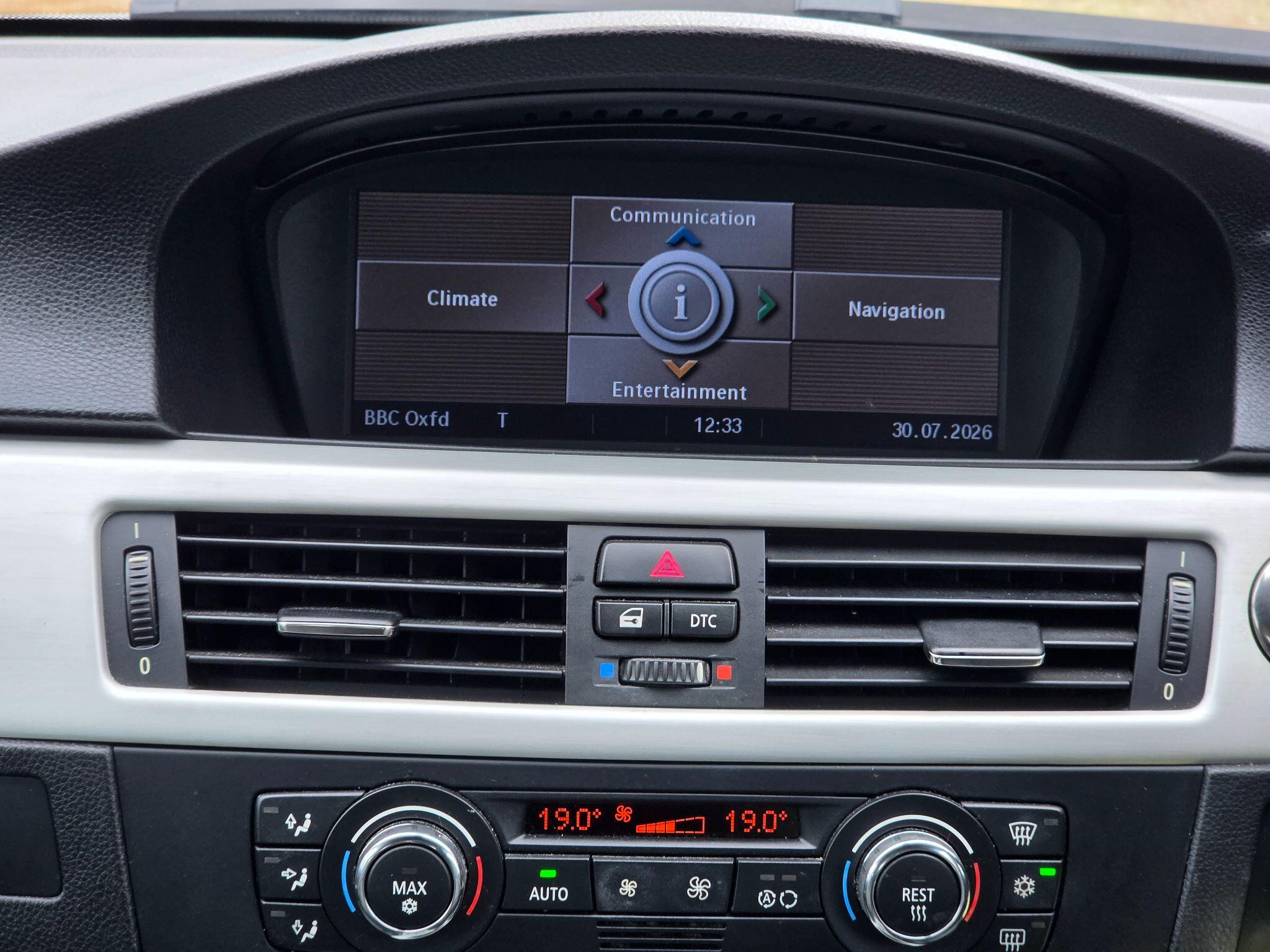BMW 3 Series view 26