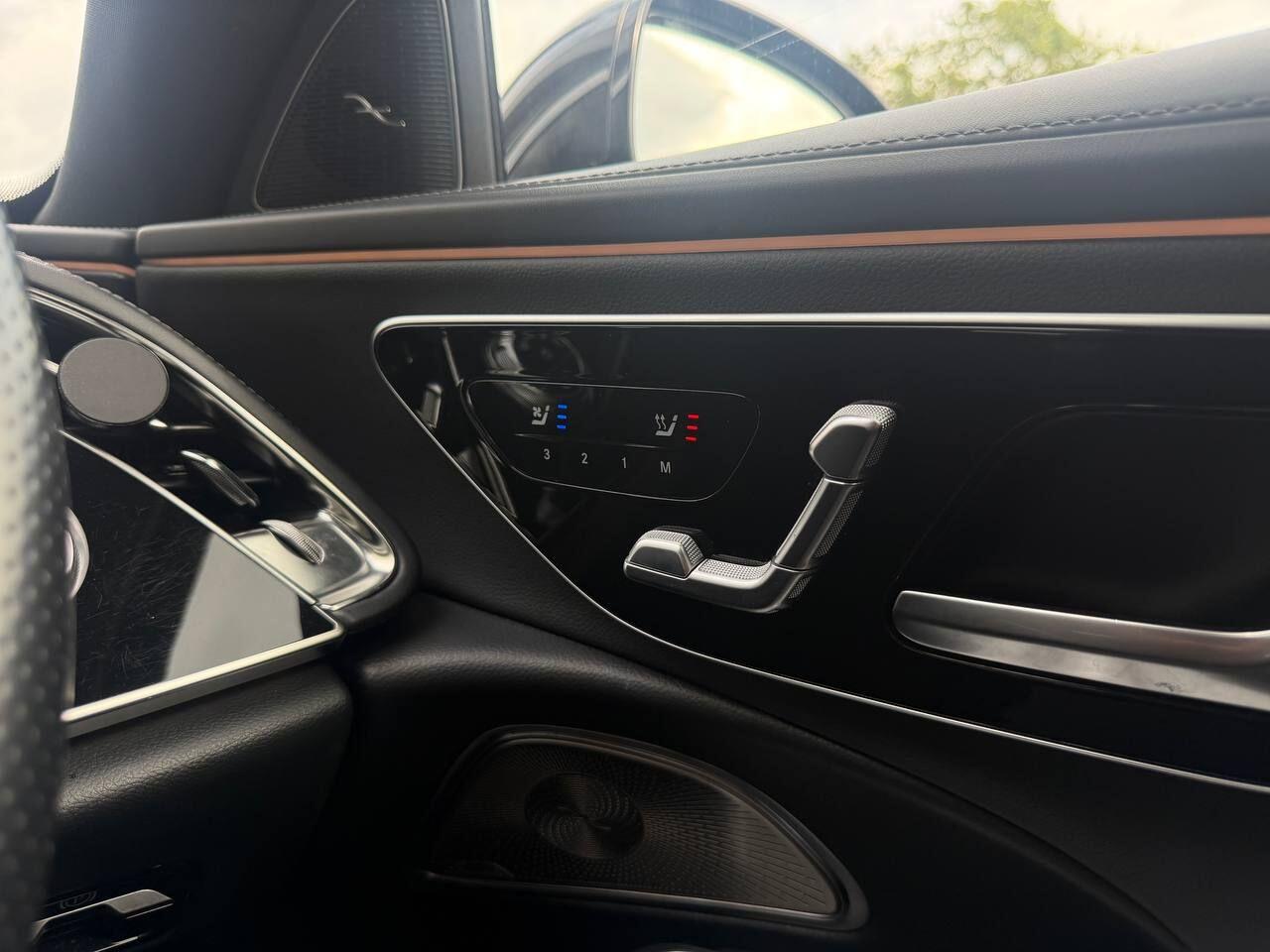 Mercedes-Benz E-Class view 41