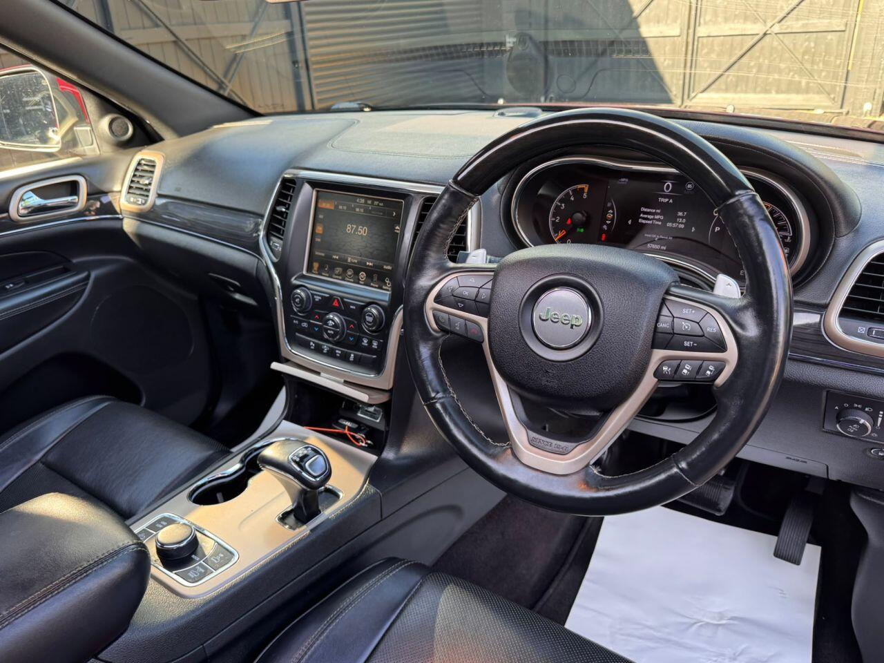 Jeep Grand Cherokee view 13