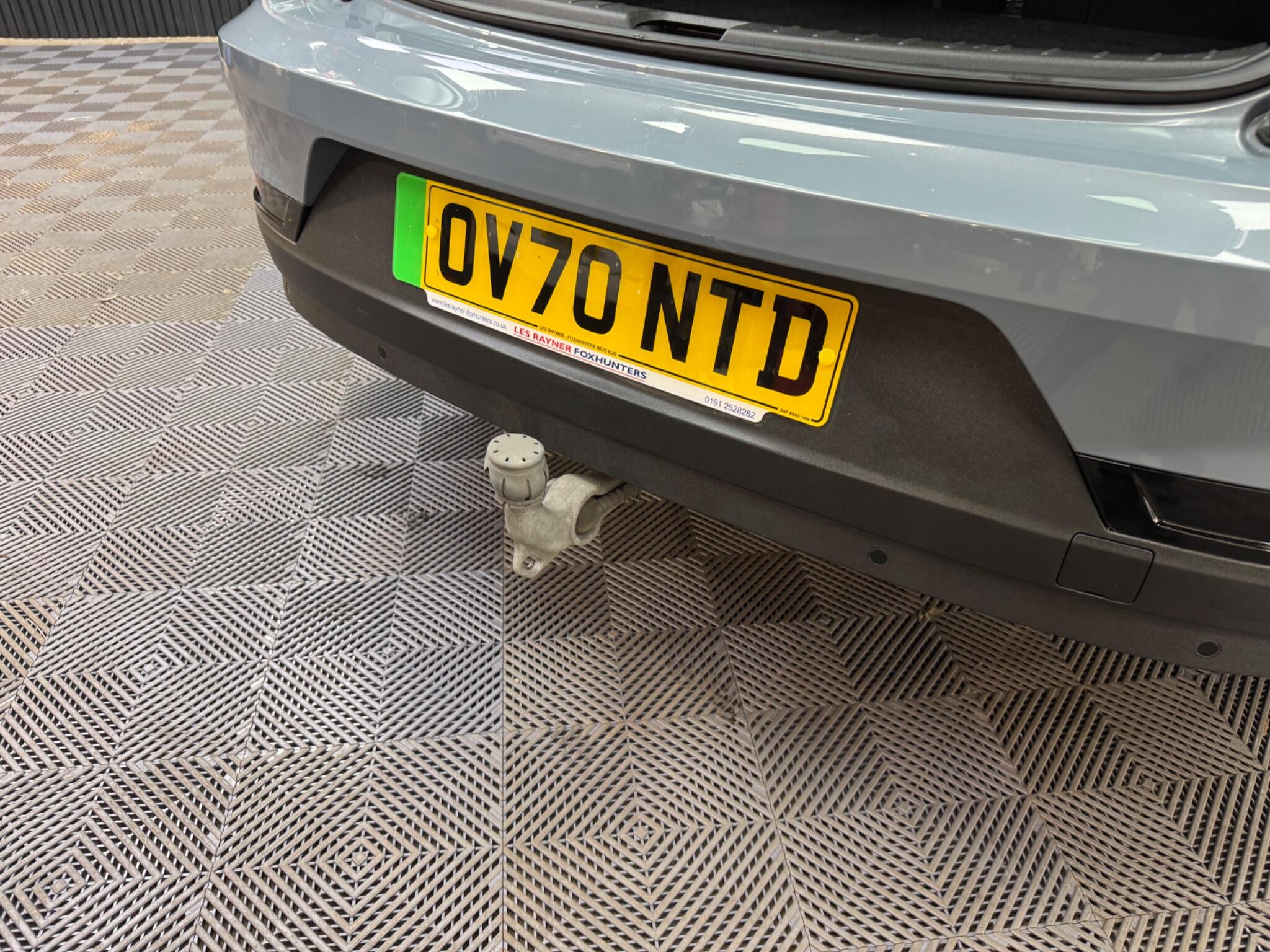 Polestar 2 view 50