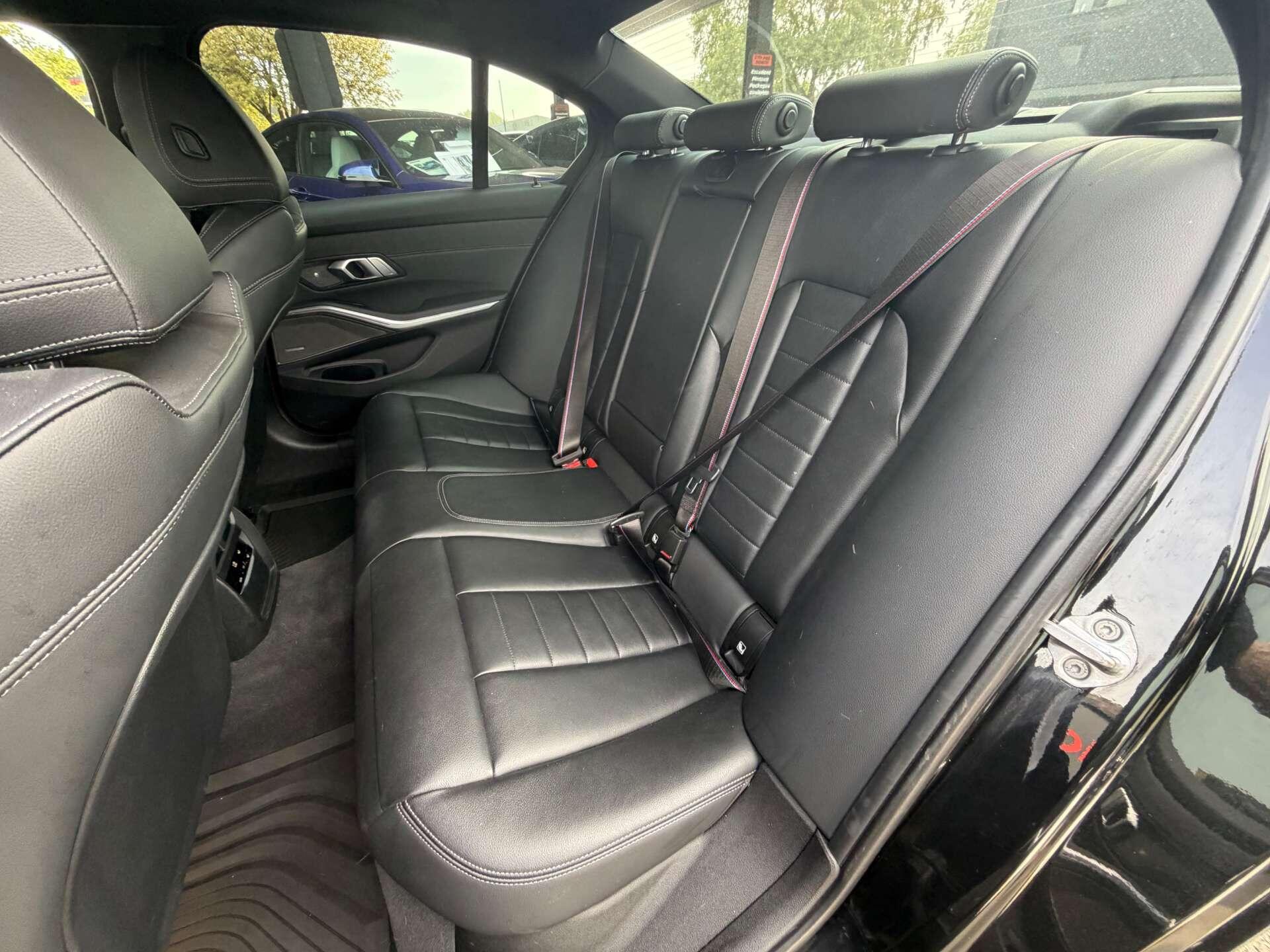 BMW 3 Series view 17