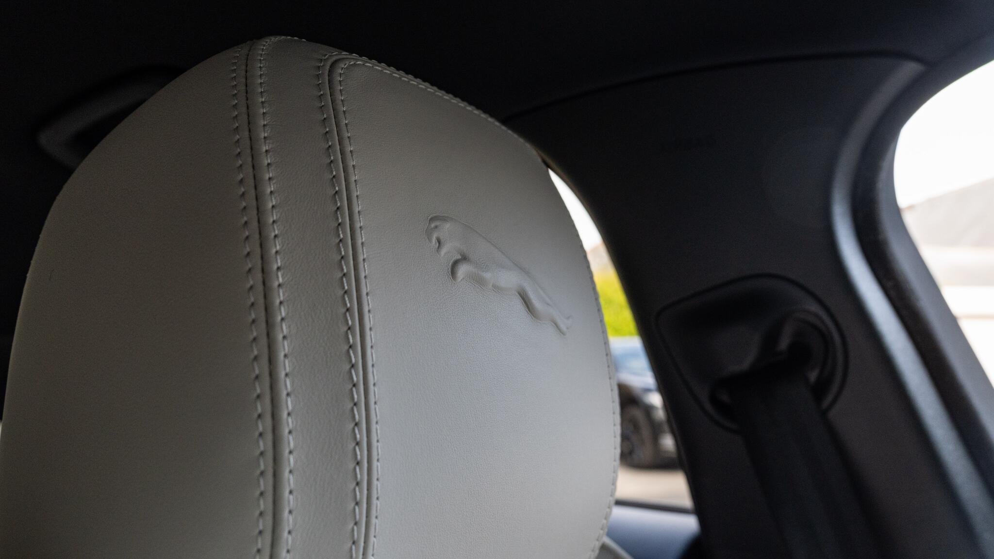 Jaguar Xe view 24