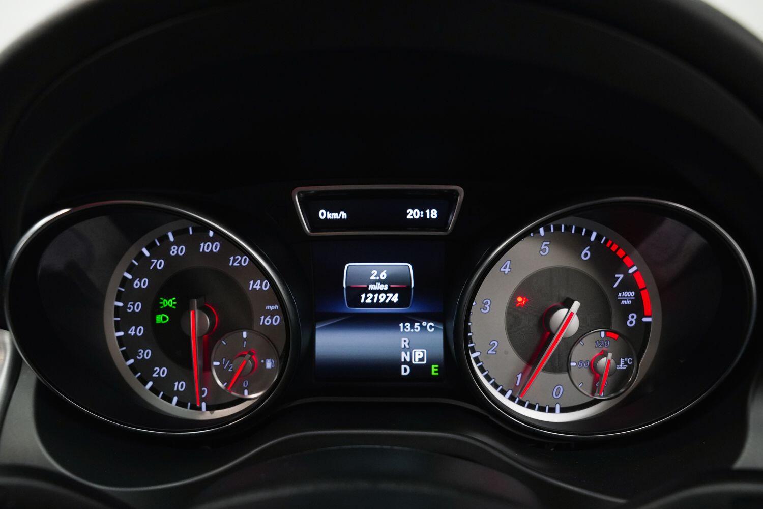 Mercedes-Benz Cla view 26