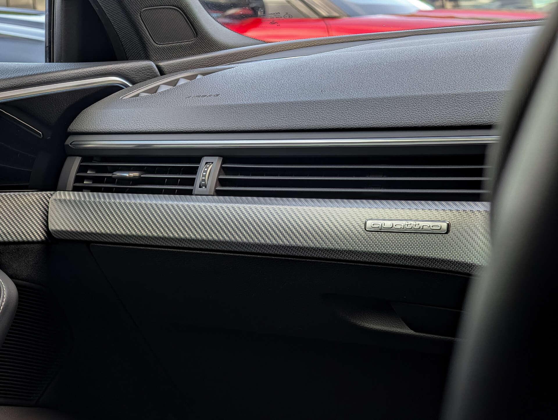 Audi RS4 view 44