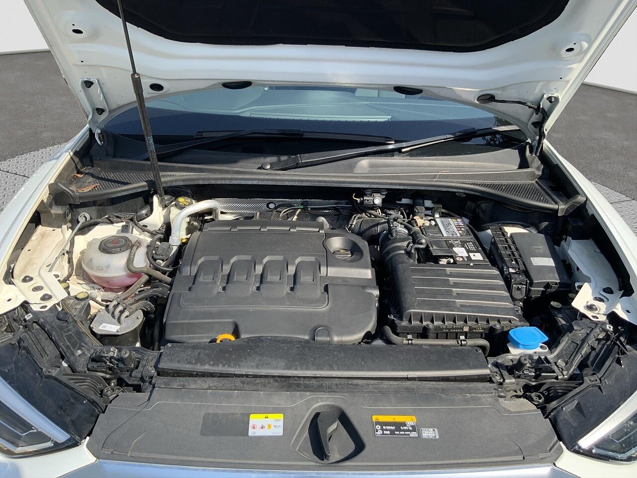 Audi Q3 view 19